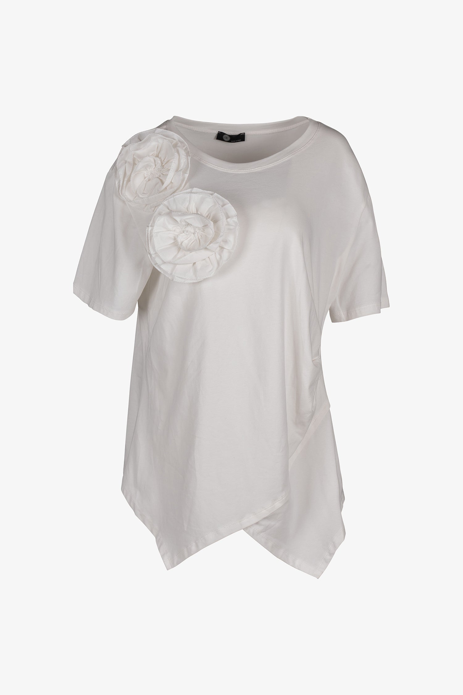 Women's knit short sleeve top, with floral detailing