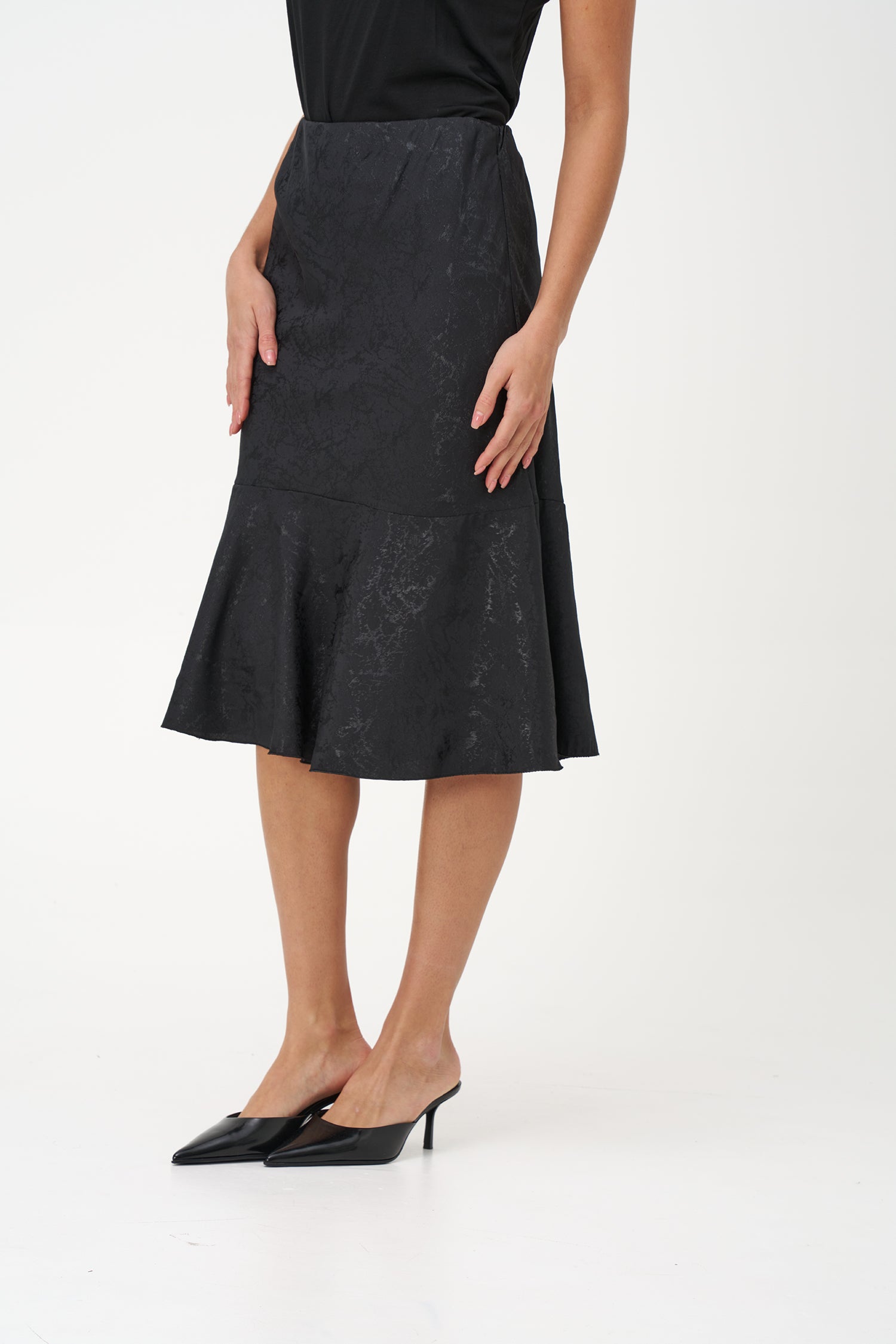 Women’s woven pull on skirt