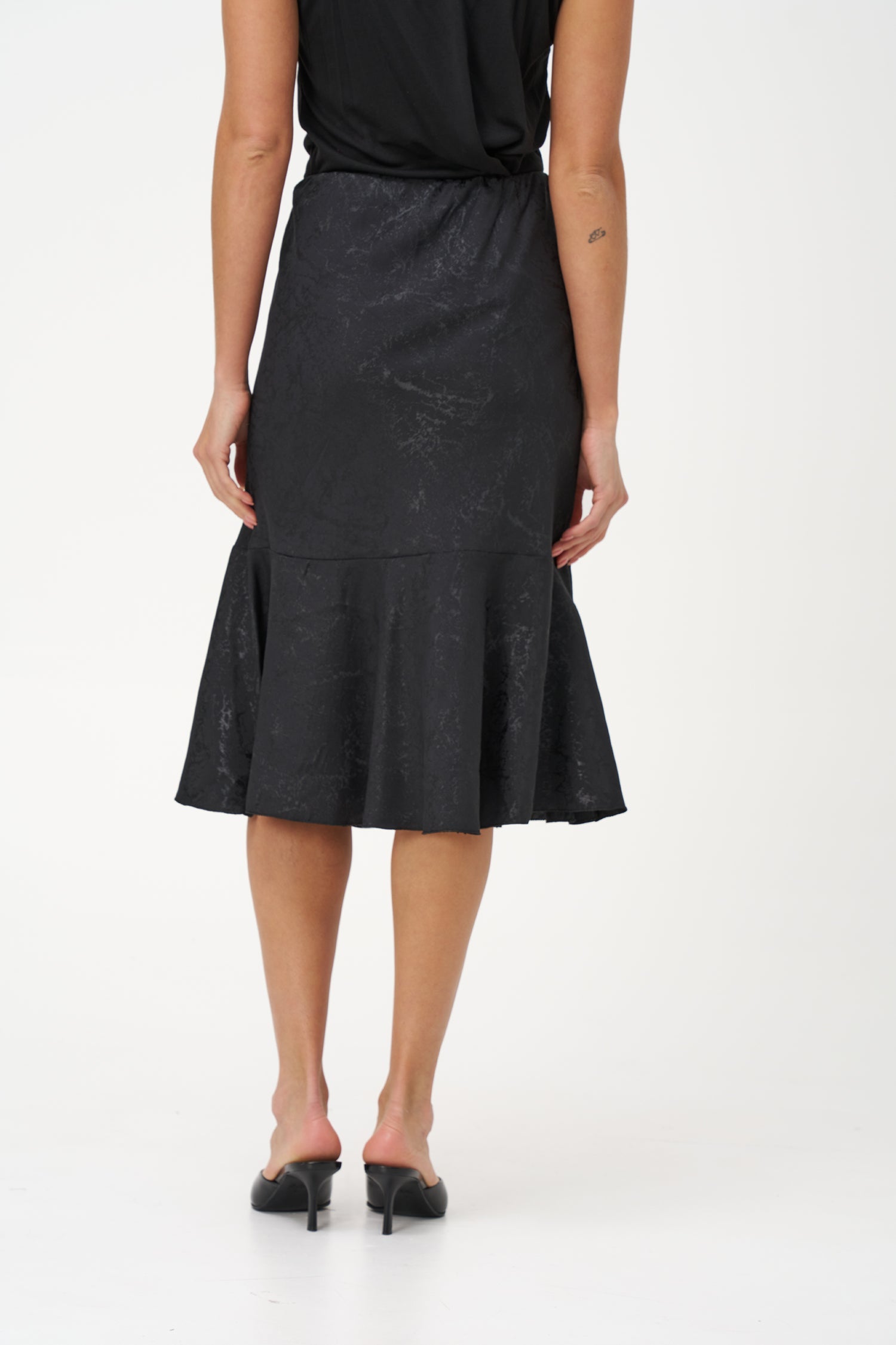 Women’s woven pull on skirt