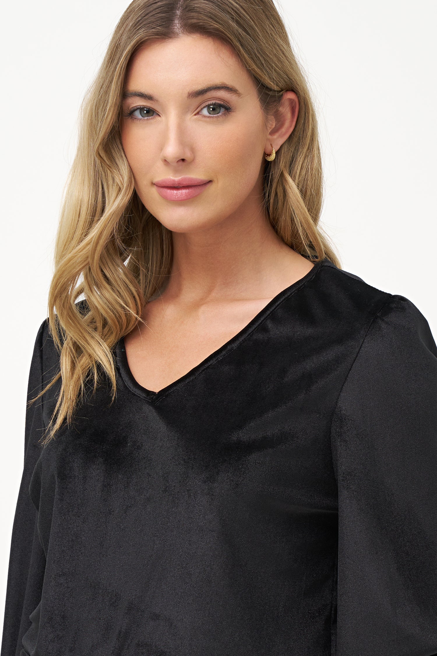 Women's knit tunic, with a v-neckline and long sleeves