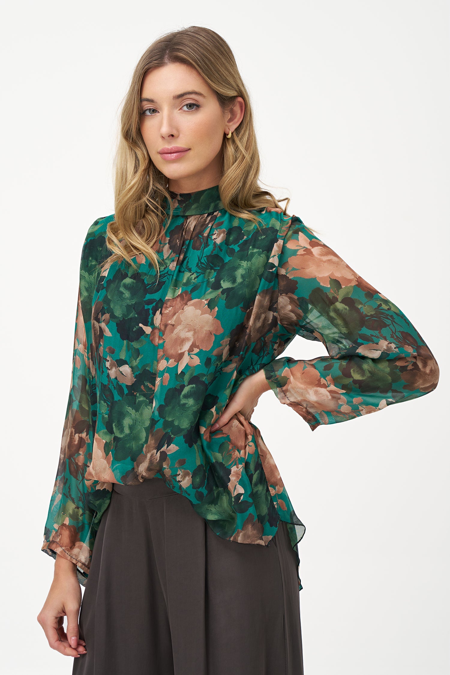 Women’s woven tunic, with long sleeves, a self-tie mock-neckline and a hi-low hemline