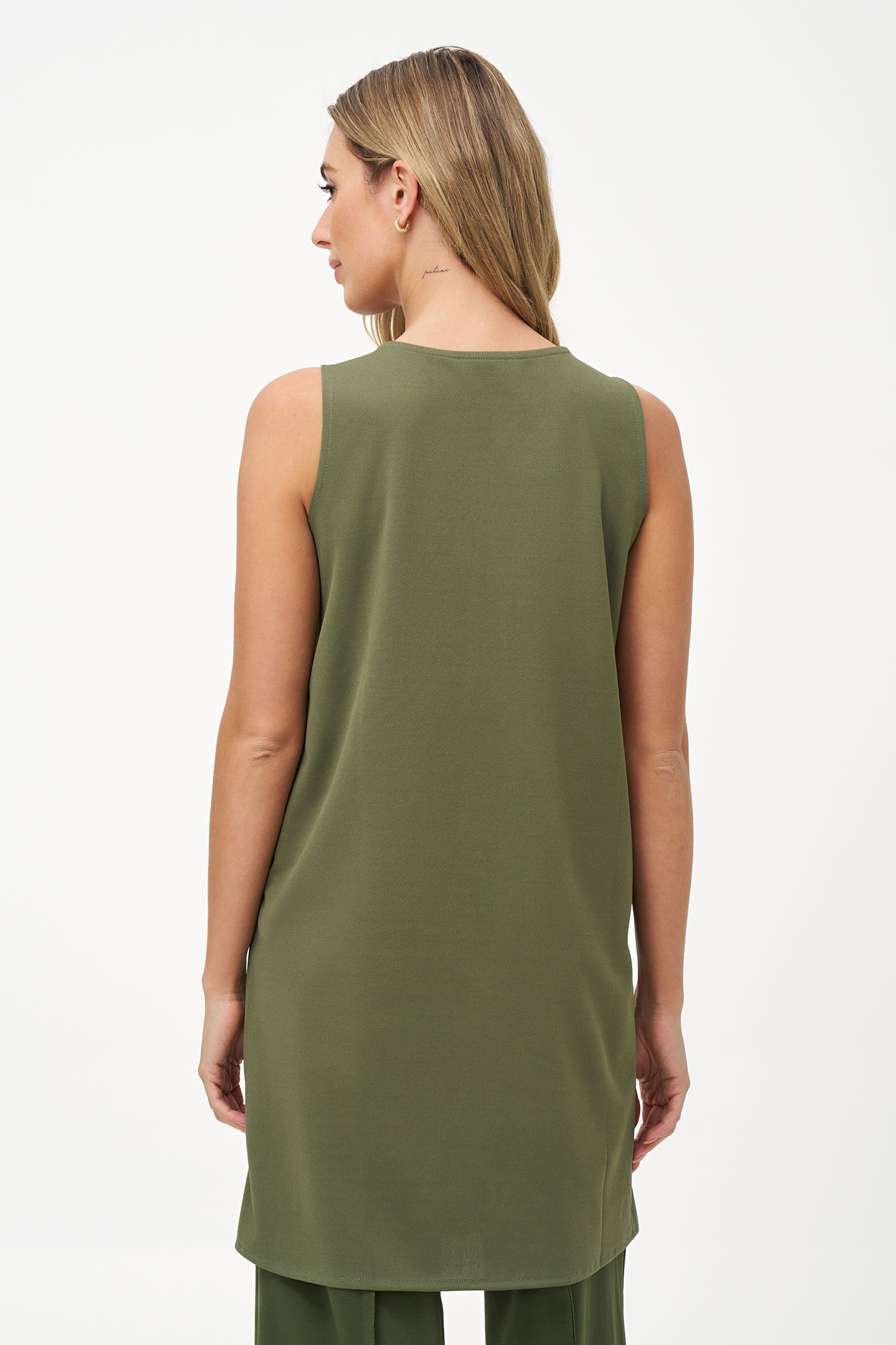 Women’s knit sleeveless v-neck tunic, with a front slit