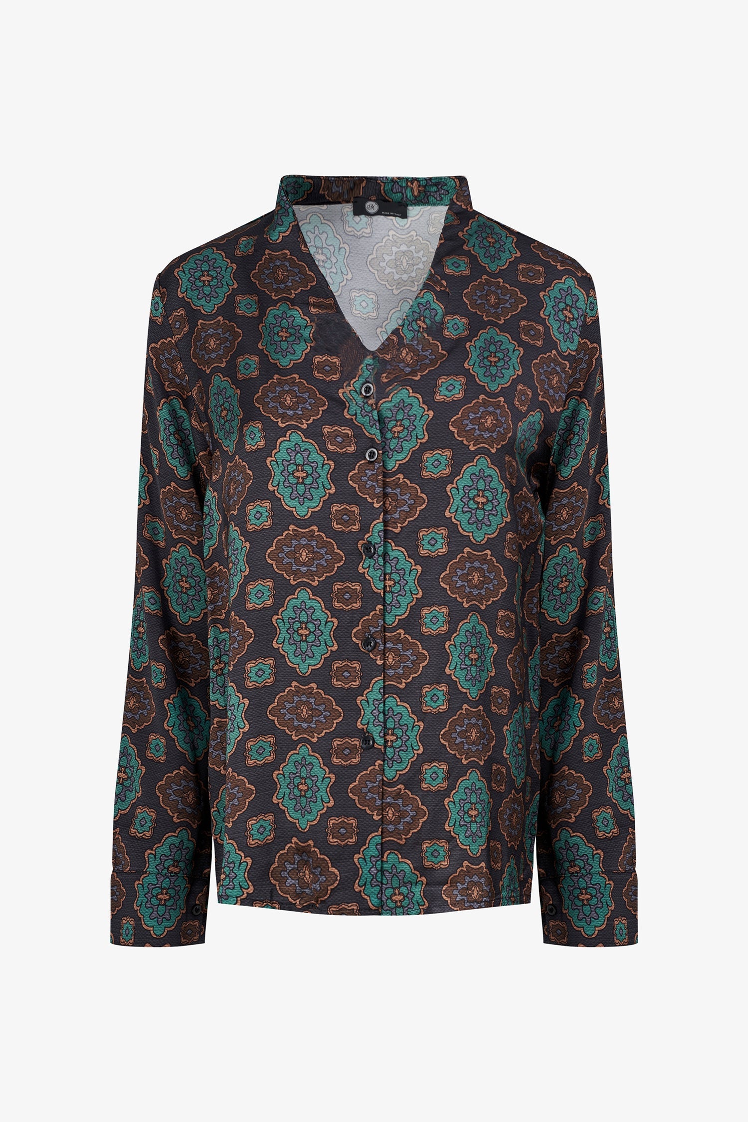 Women’s woven printed button down shirt, with long sleeves and a v-neckline