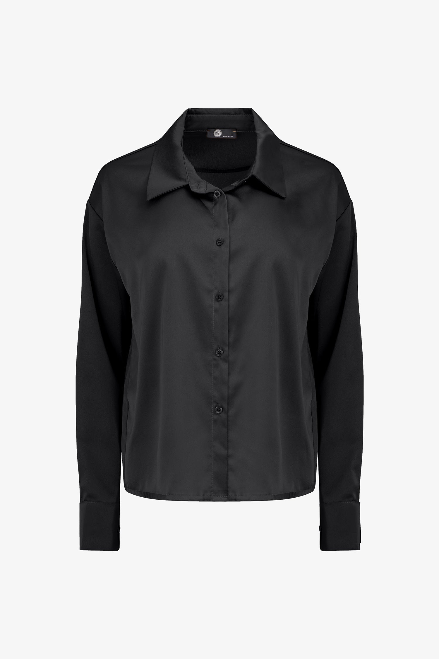 Women’s long sleeve woven button-down shirt