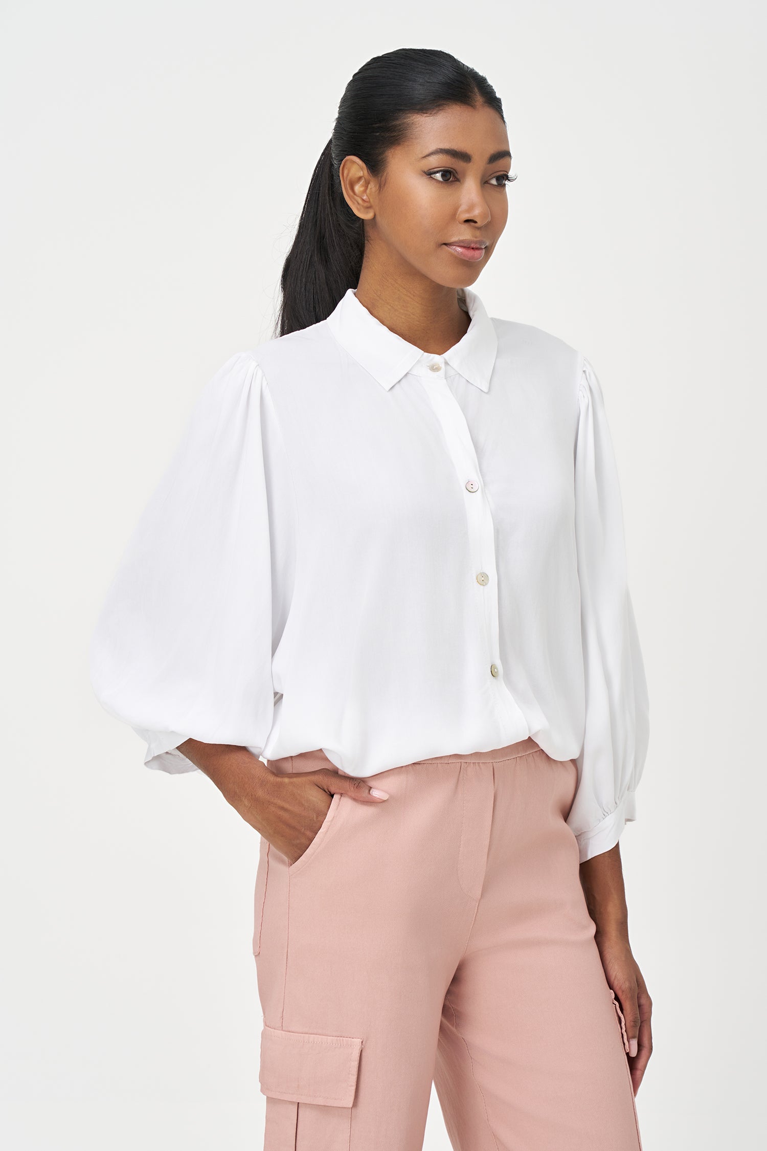 Women’s woven button-down shirt, with 3/4th length balloon sleeves