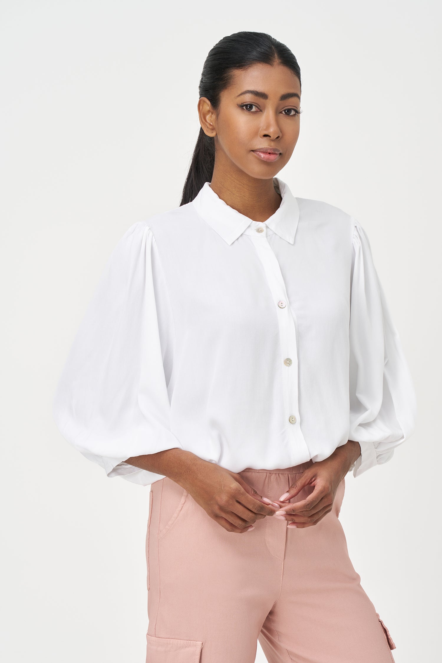 Women’s woven button-down shirt, with 3/4th length balloon sleeves
