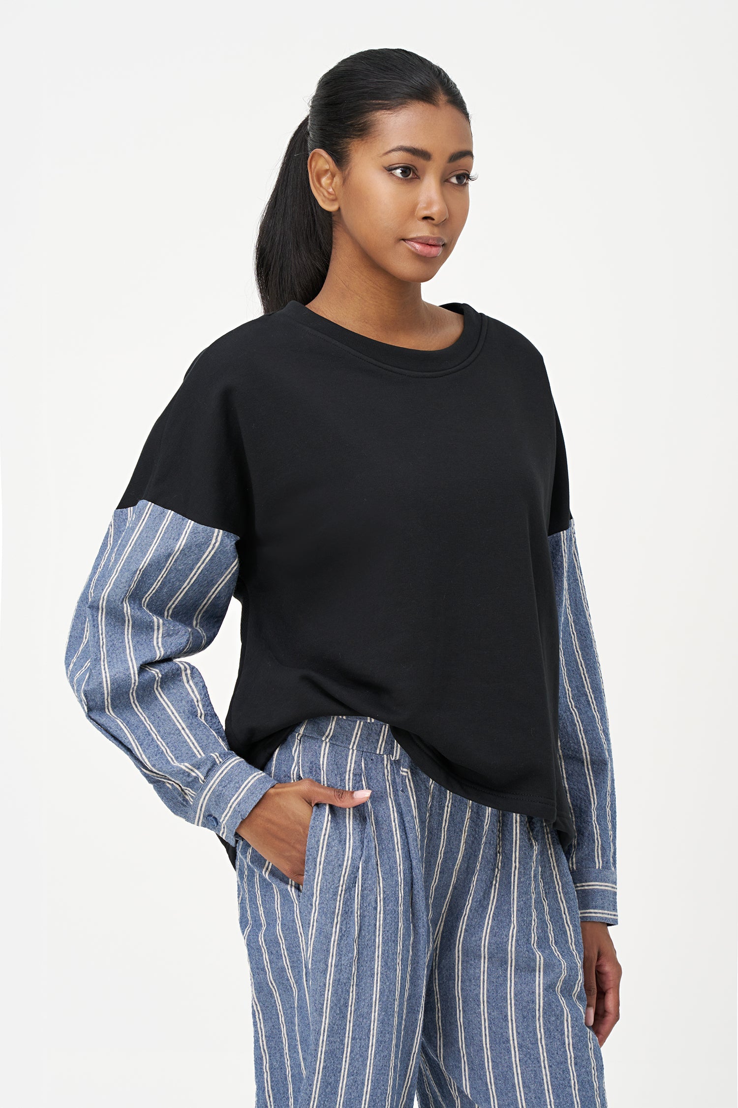 Women's woven & knit combo long sleeve sweatshirt (woven sleeves, knit body)