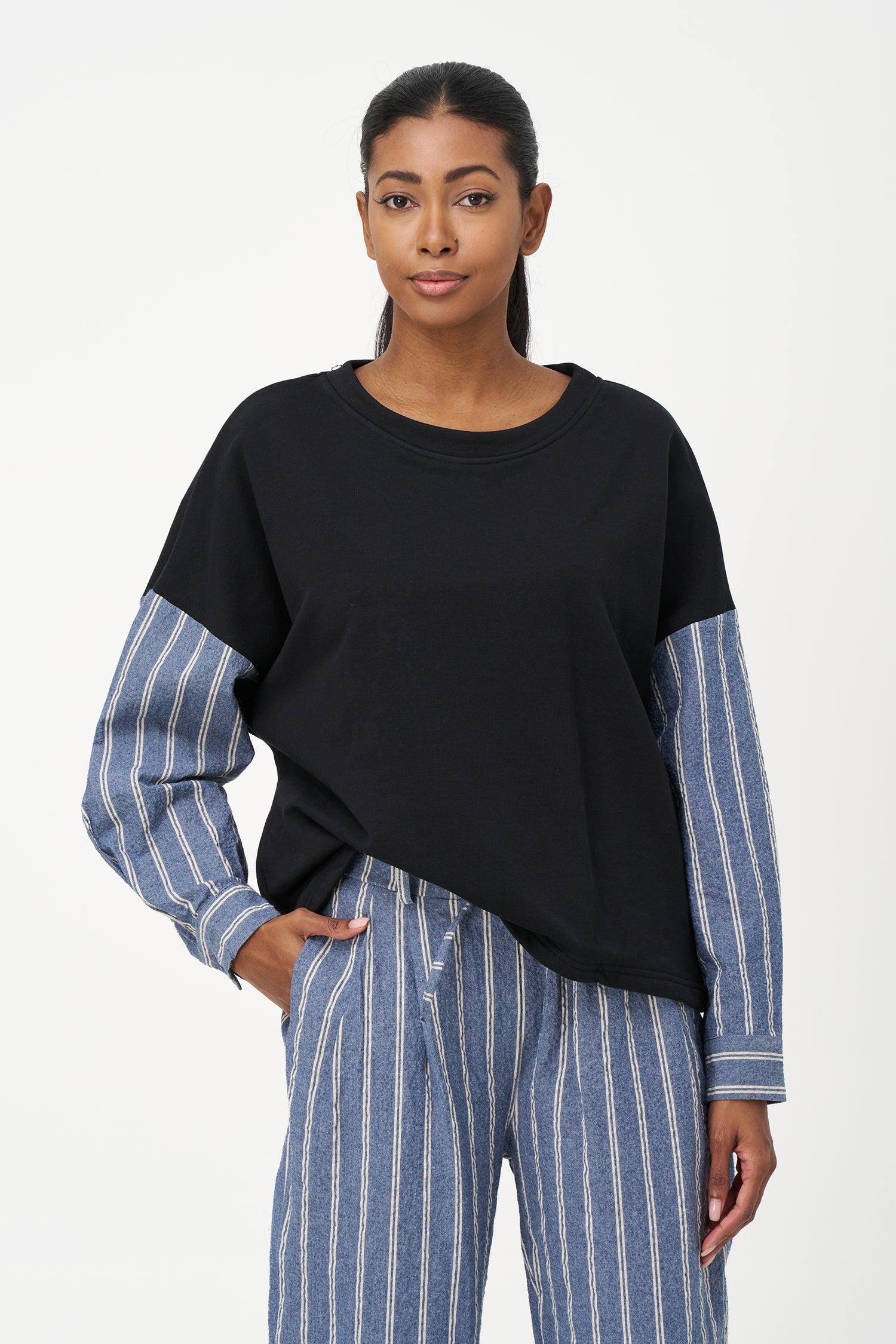 Women's woven & knit combo long sleeve sweatshirt (woven sleeves, knit body)