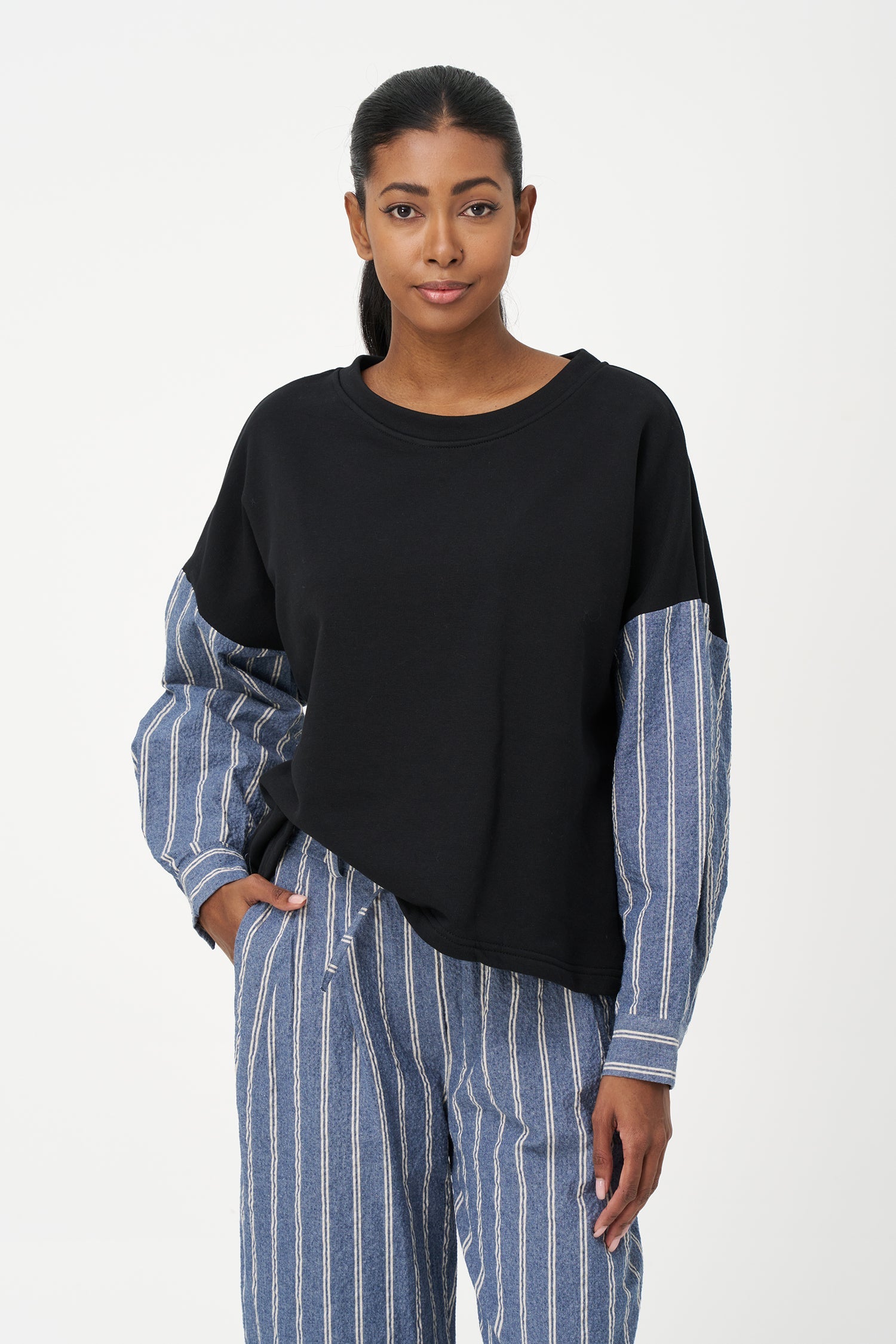 Women's woven & knit combo long sleeve sweatshirt (woven sleeves, knit body)
