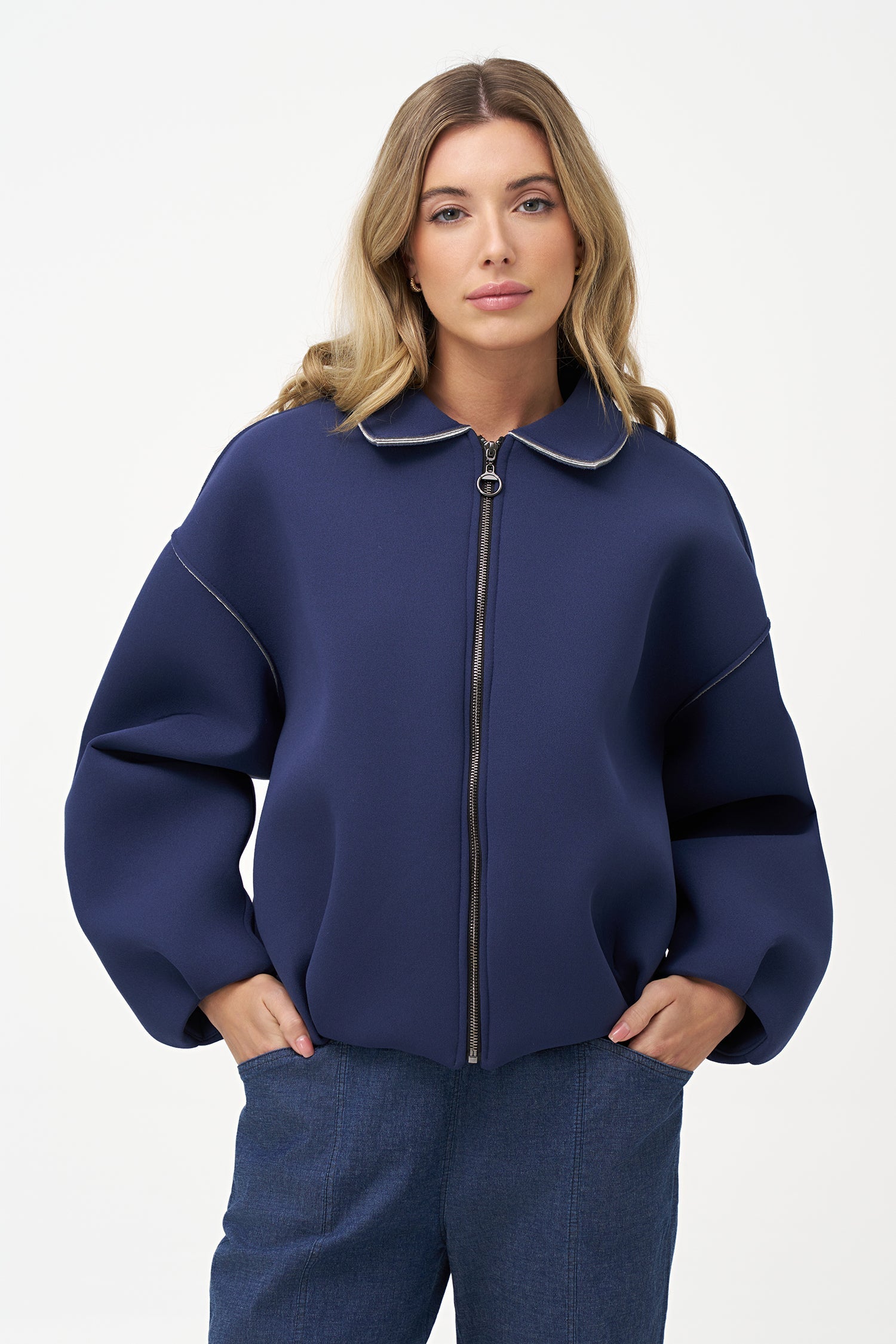 Women's knit shirt collar zip-up jacket, with long sleeves and a bubble hemline