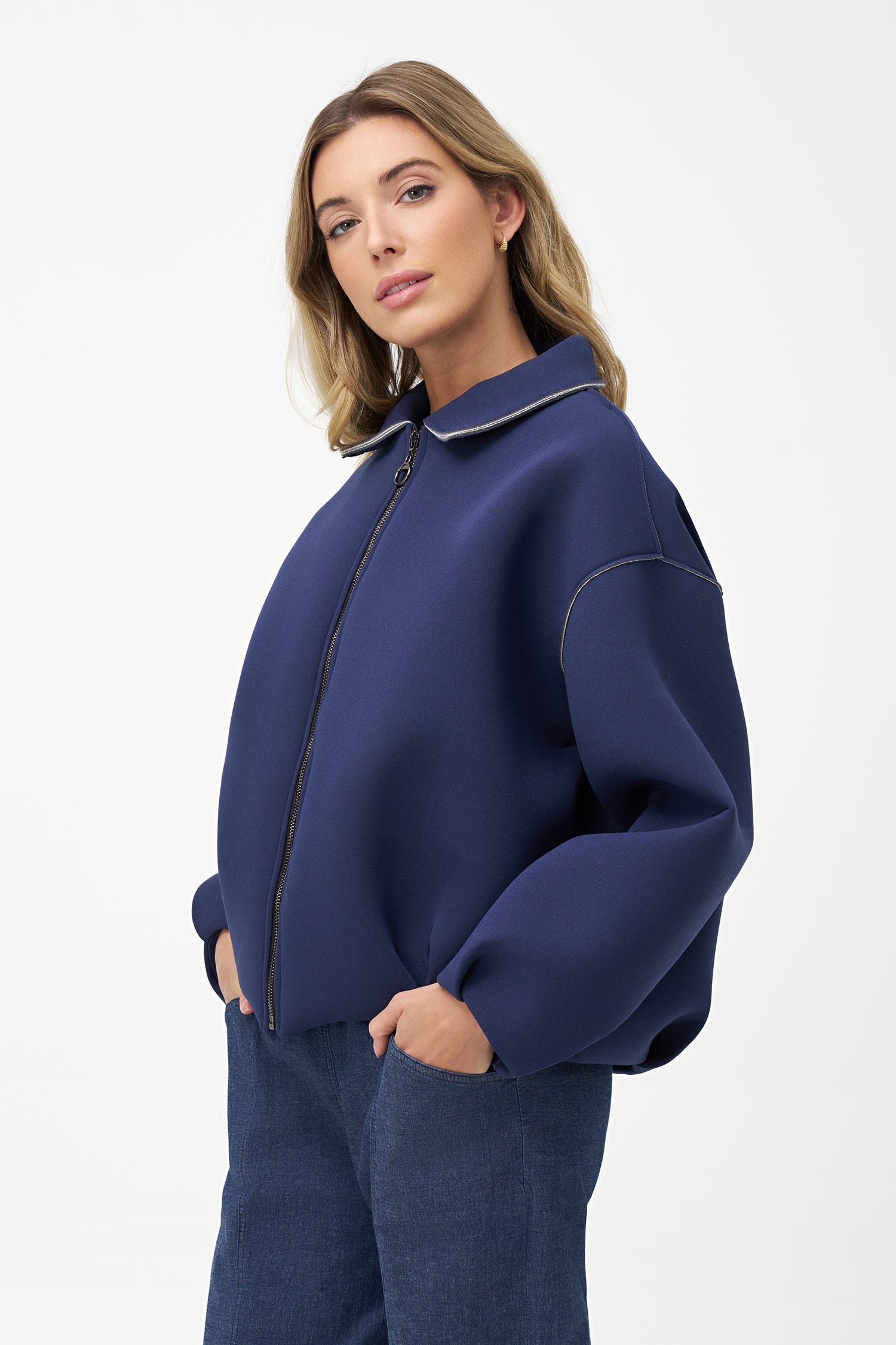 Women's knit shirt collar zip-up jacket, with long sleeves and a bubble hemline