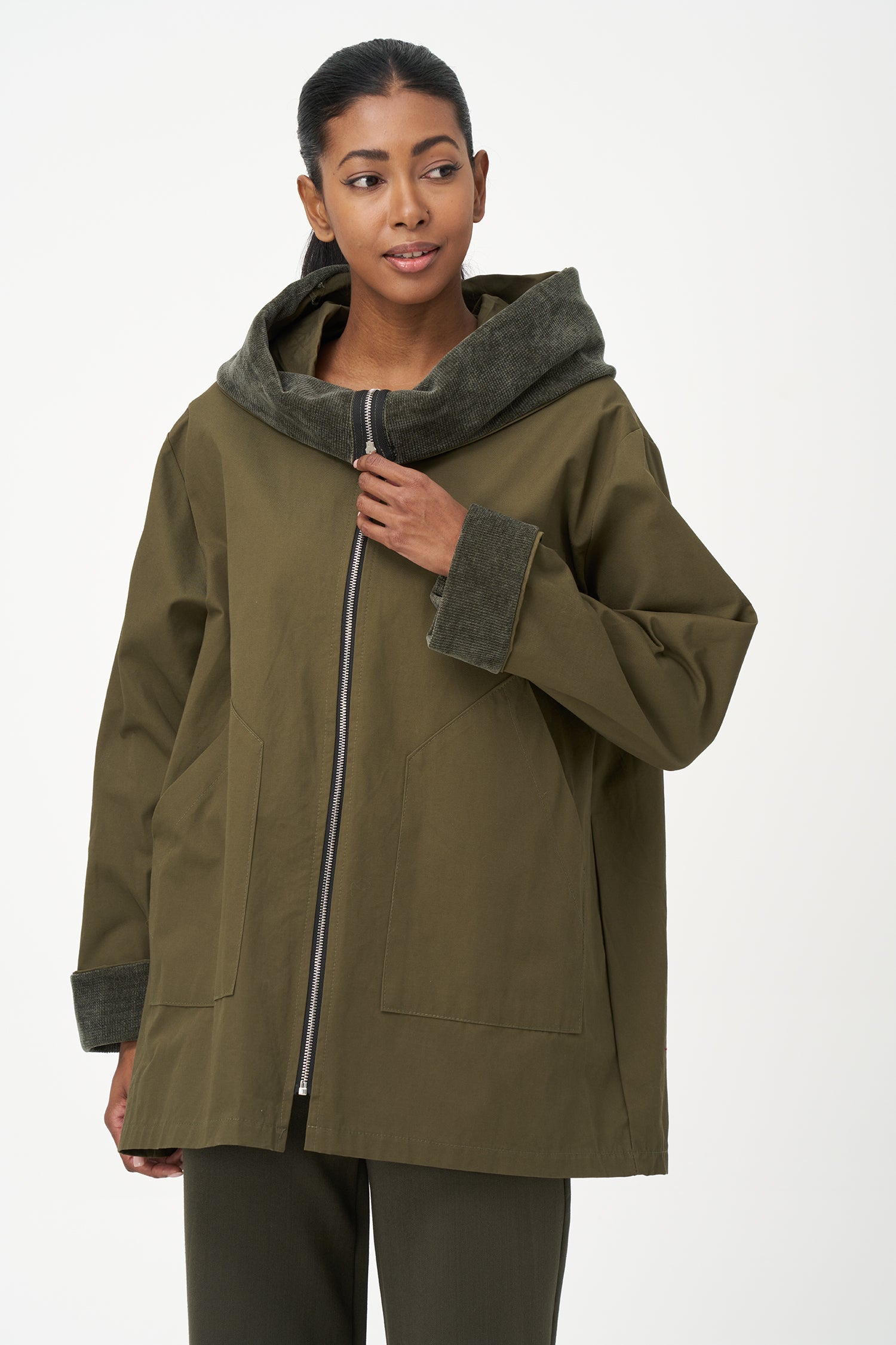 Women's woven zip-up long sleeve jacket