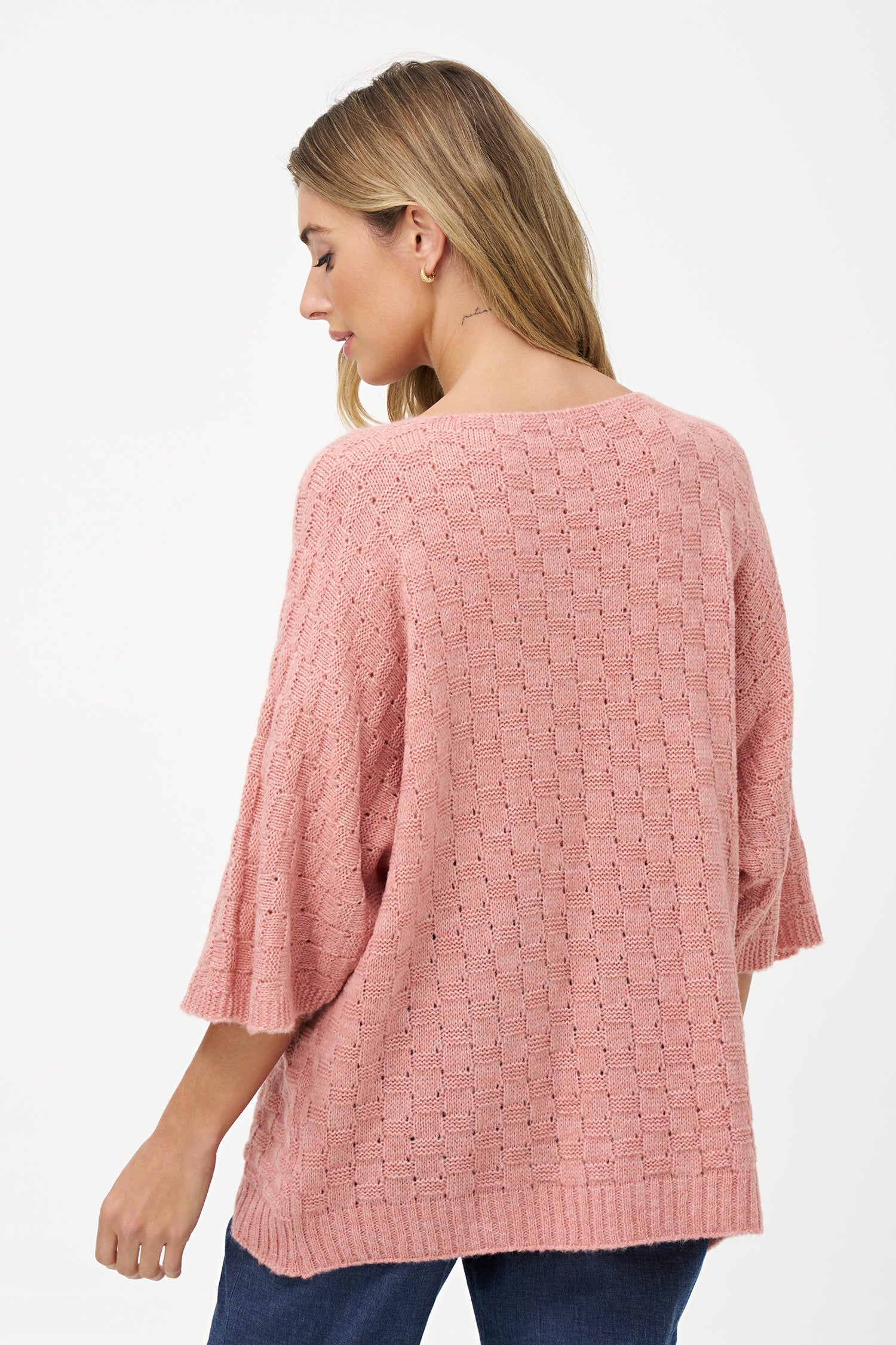 Women's knit sweater, with a v-neckline and long sleeves