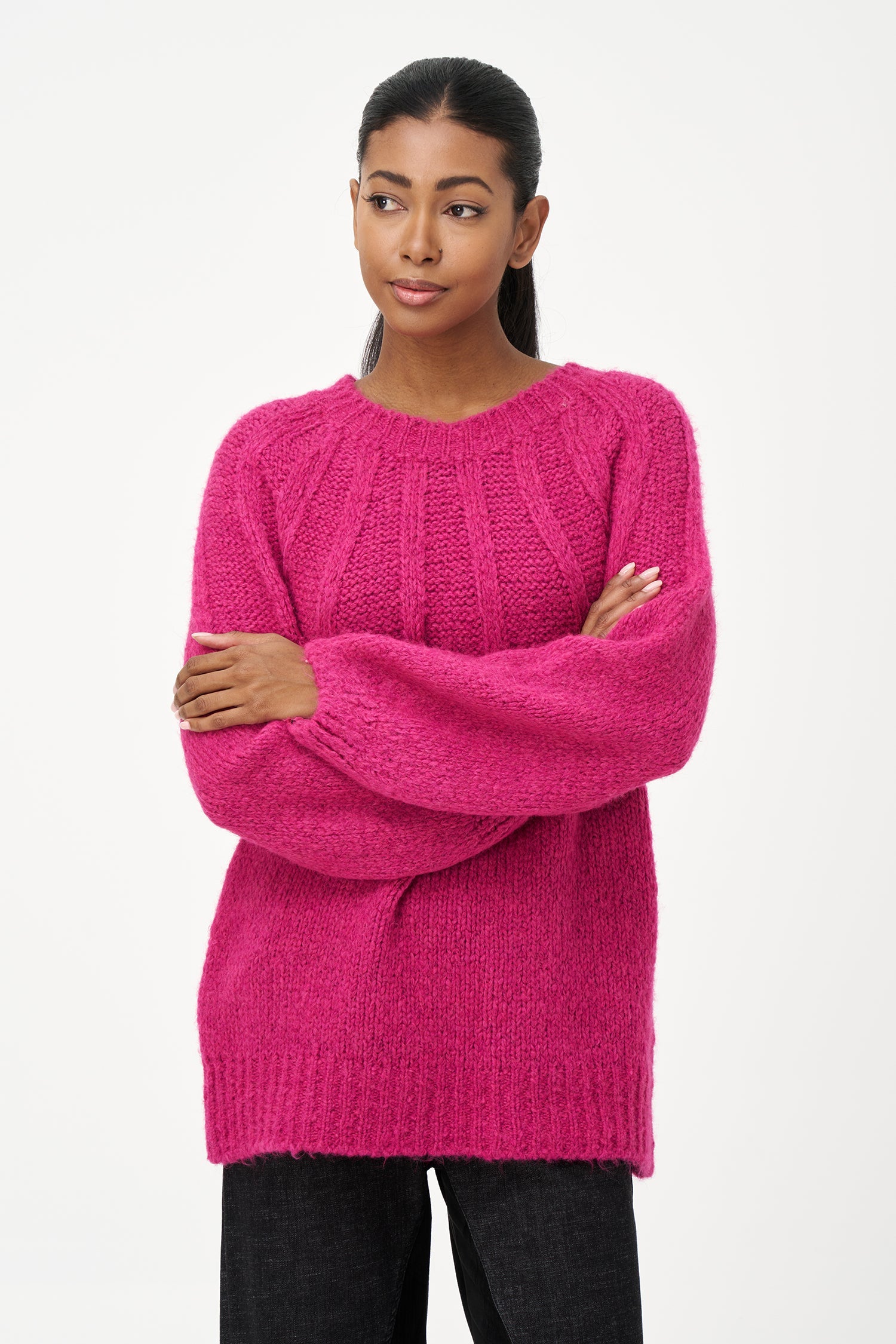 Women's crew-neck sweater, with long raglan puffy sleeves