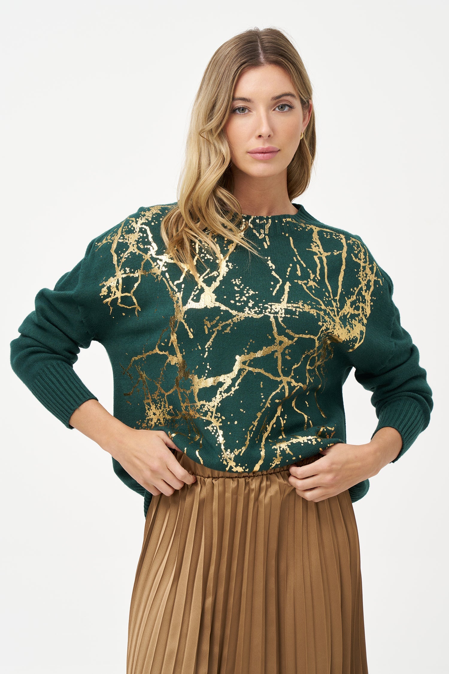 Women’s knit crew-neck long sleeve sweater