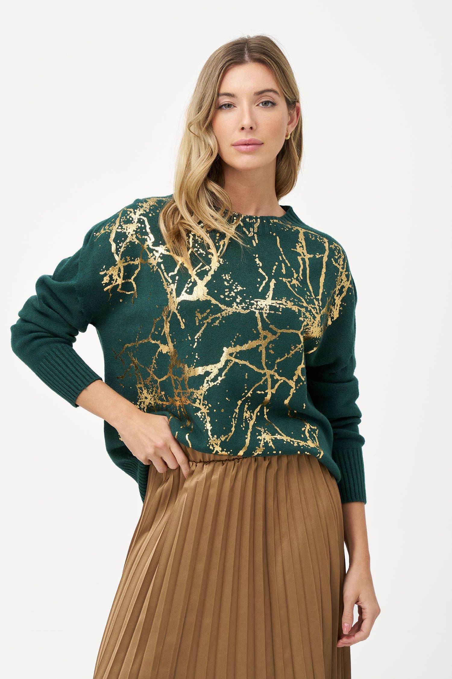 Women’s knit crew-neck long sleeve sweater