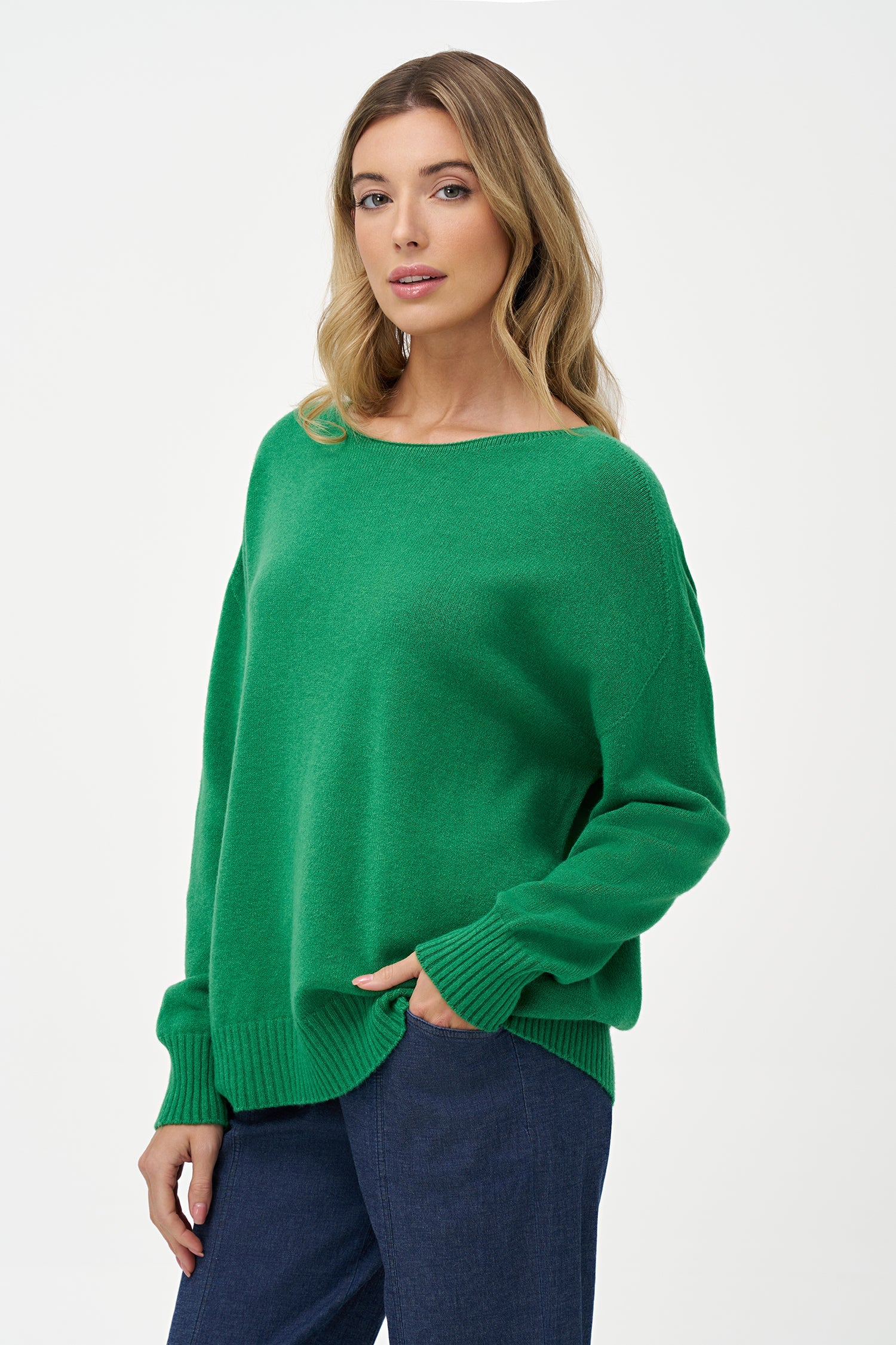 Women's knit wide crew-neckline sweater, with long sleeves