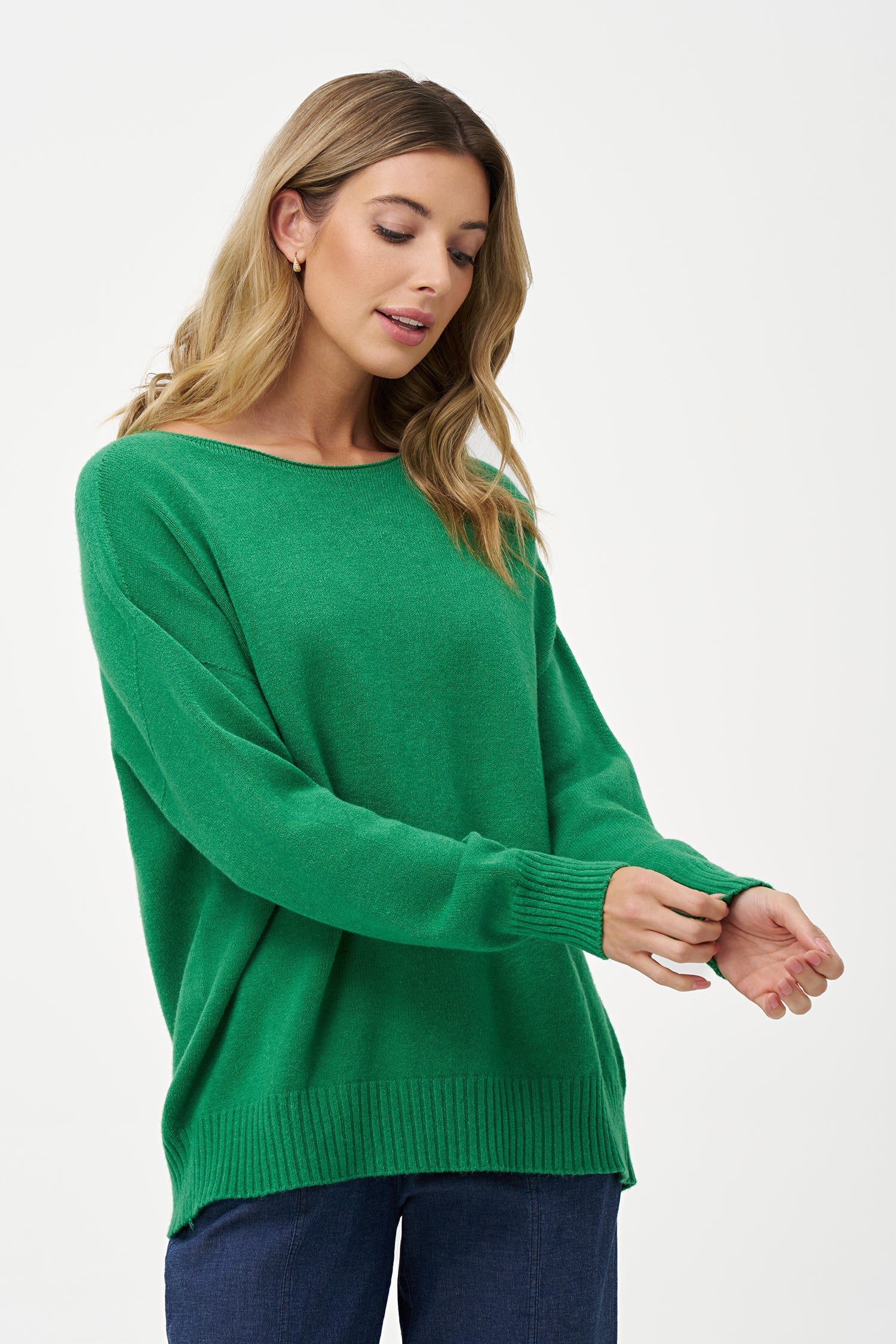 Women's knit wide crew-neckline sweater, with long sleeves