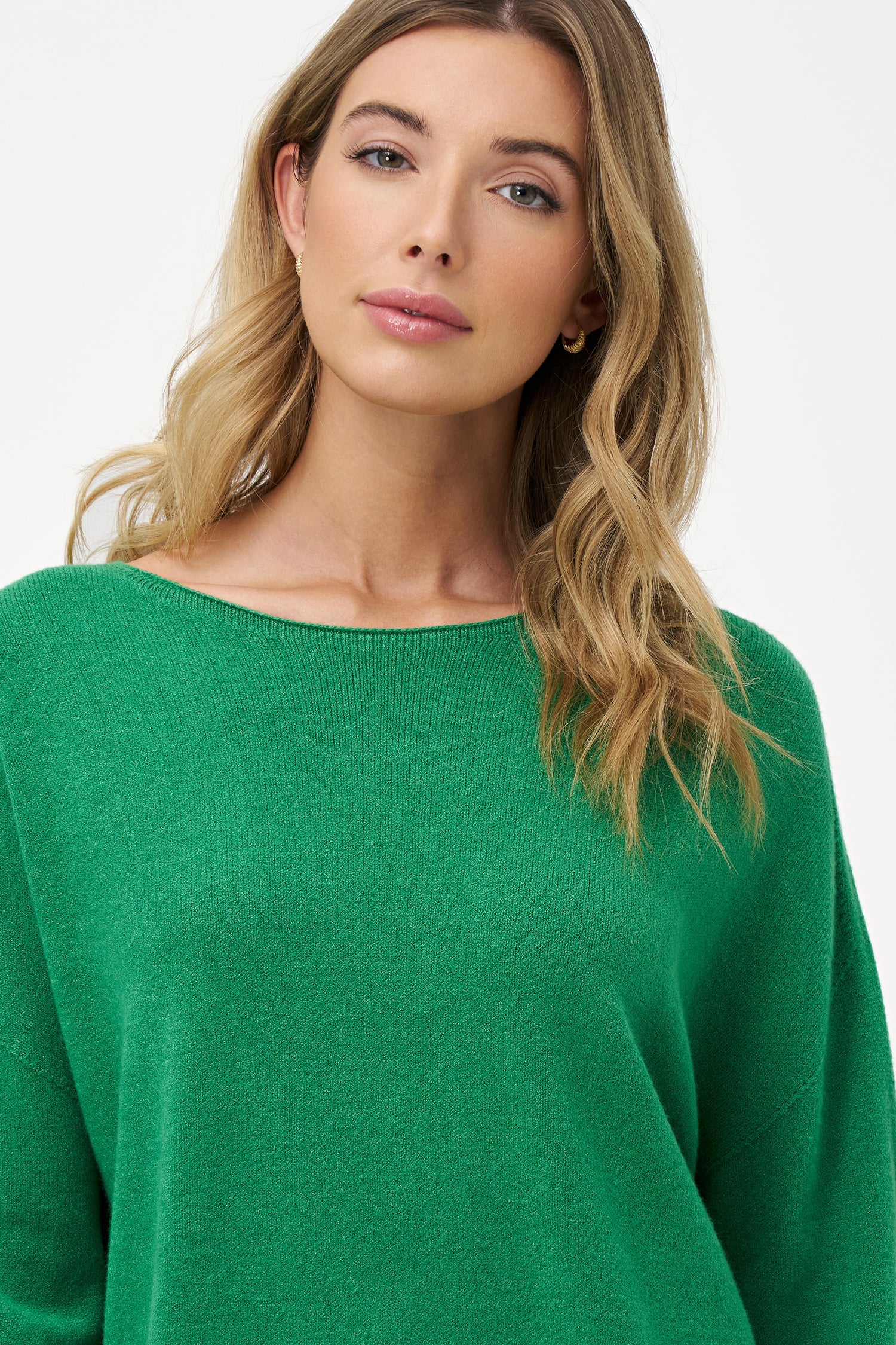 Women's knit wide crew-neckline sweater, with long sleeves