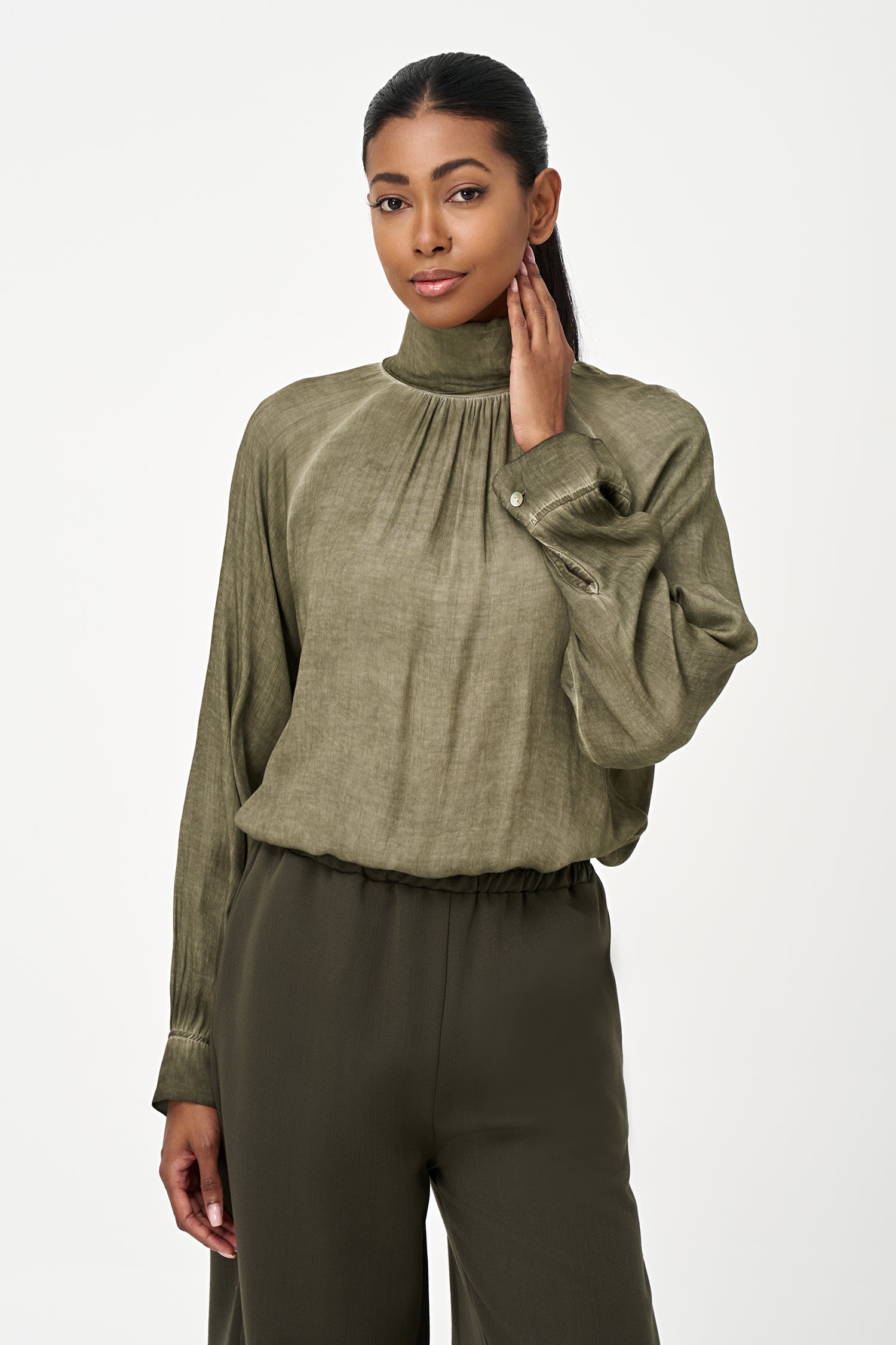 Women's Woven Long Sleeve Raglan Top