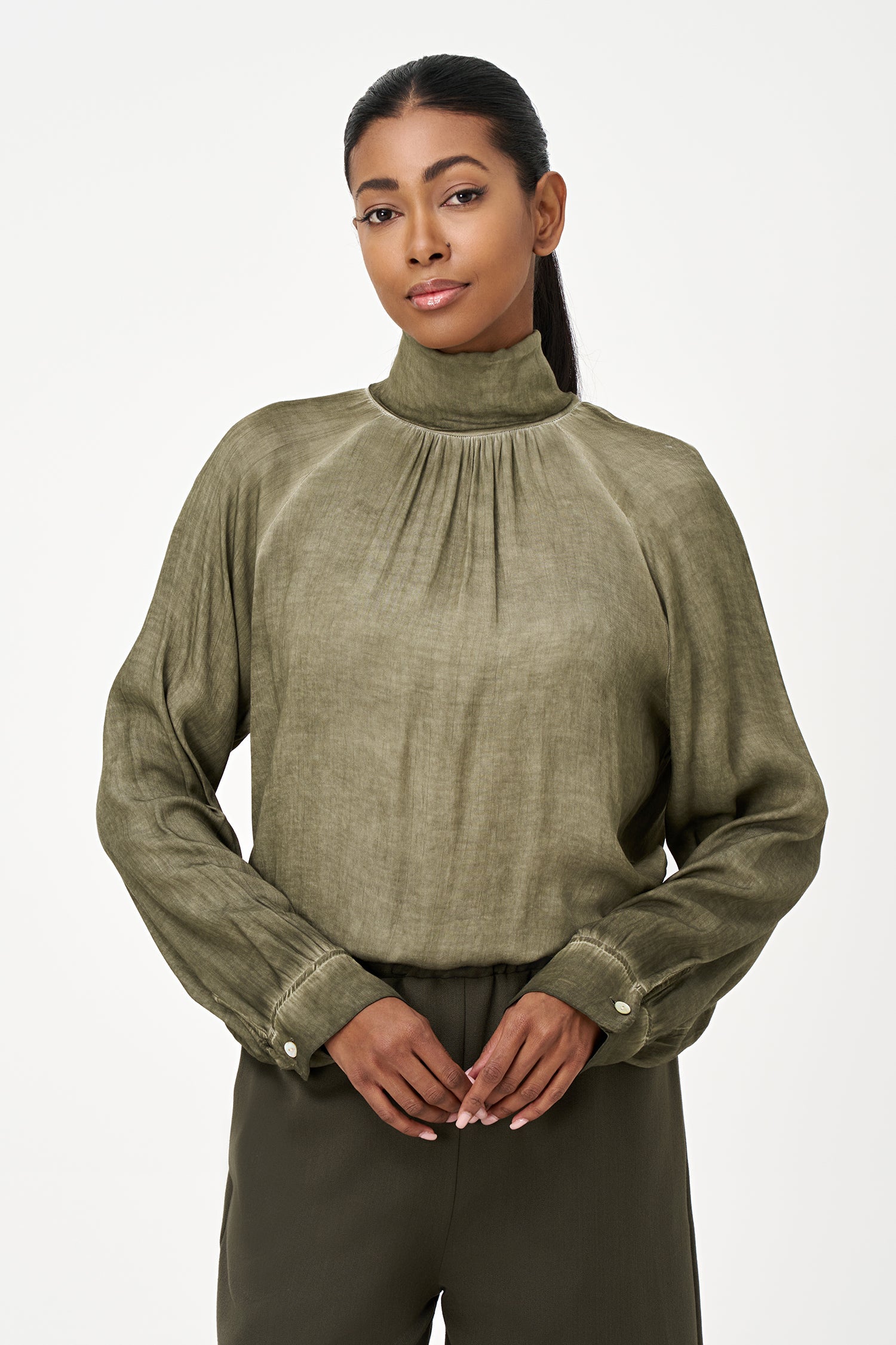 Women's Woven Long Sleeve Raglan Top
