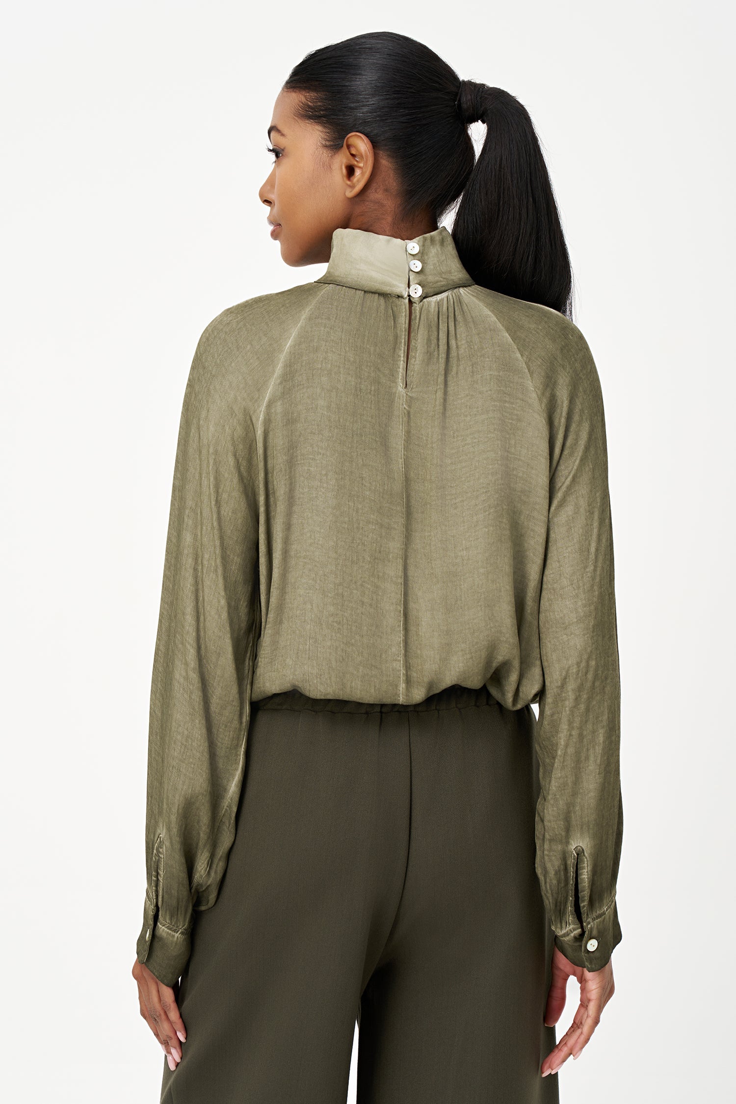 Women's Woven Long Sleeve Raglan Top