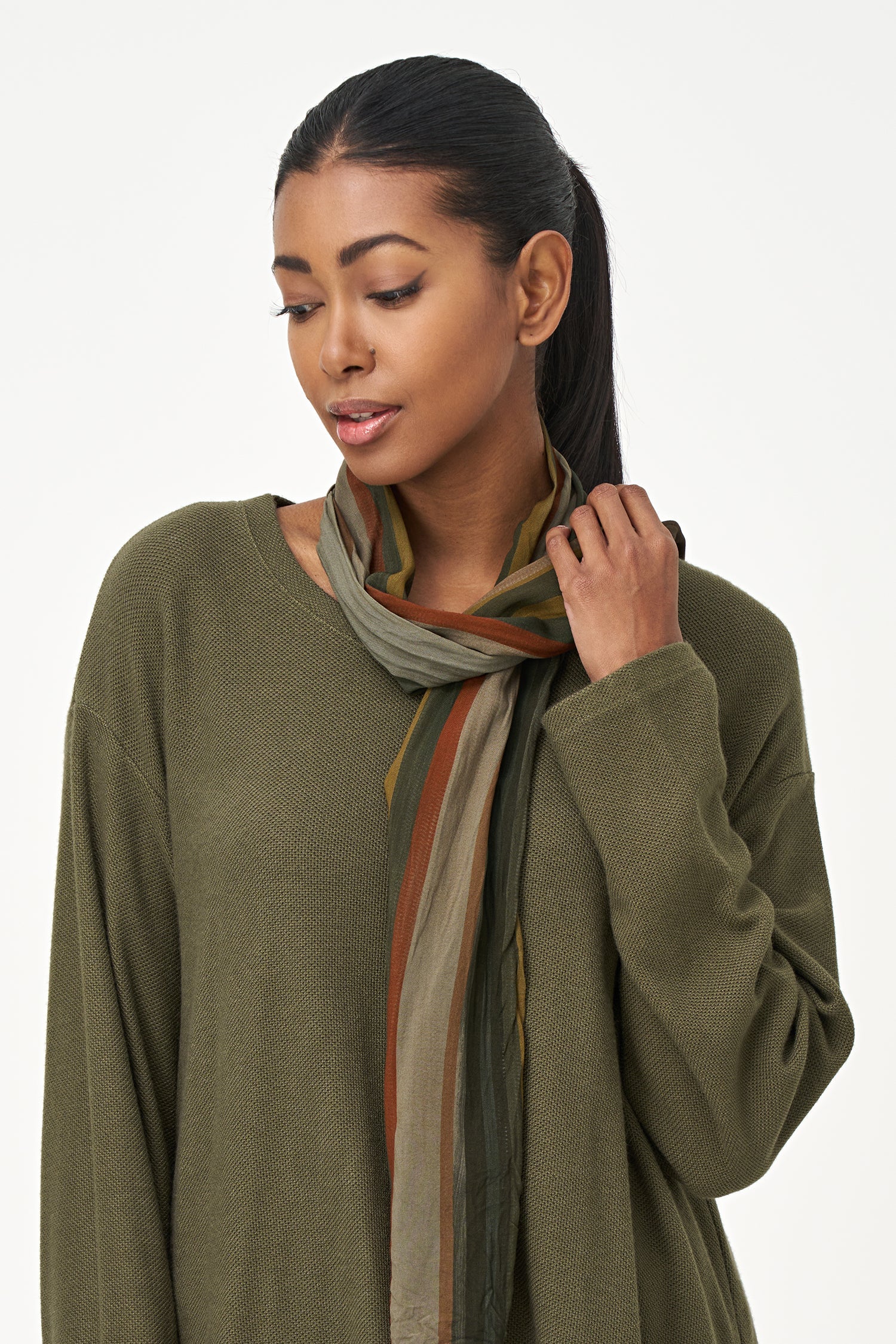 Women's Crew-Neck Long Sleeve Knit Top