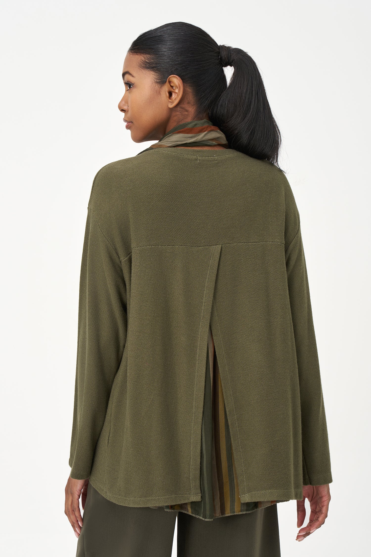 Women's Crew-Neck Long Sleeve Knit Top