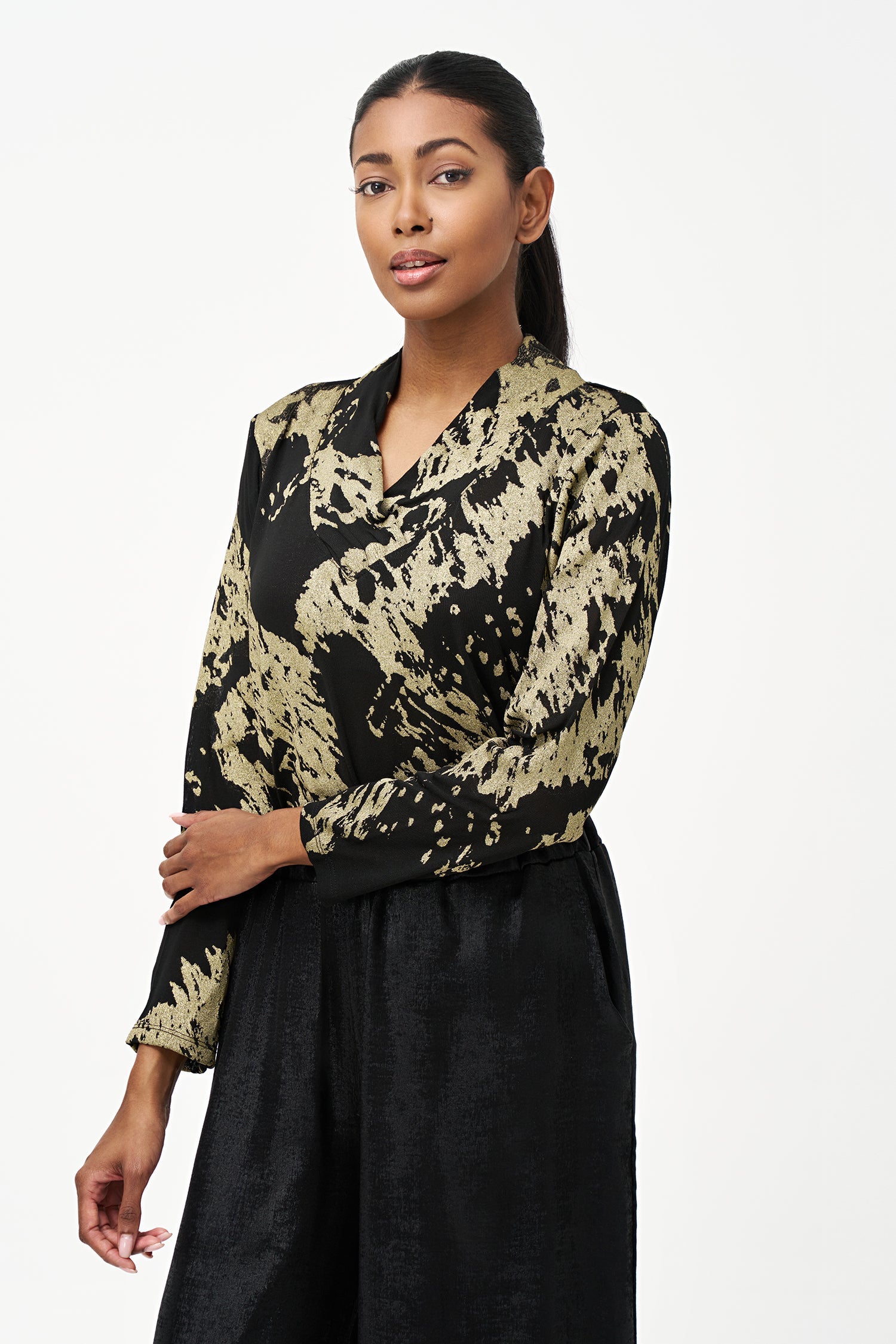 Women's knit high v-neck  top, with long sleeves