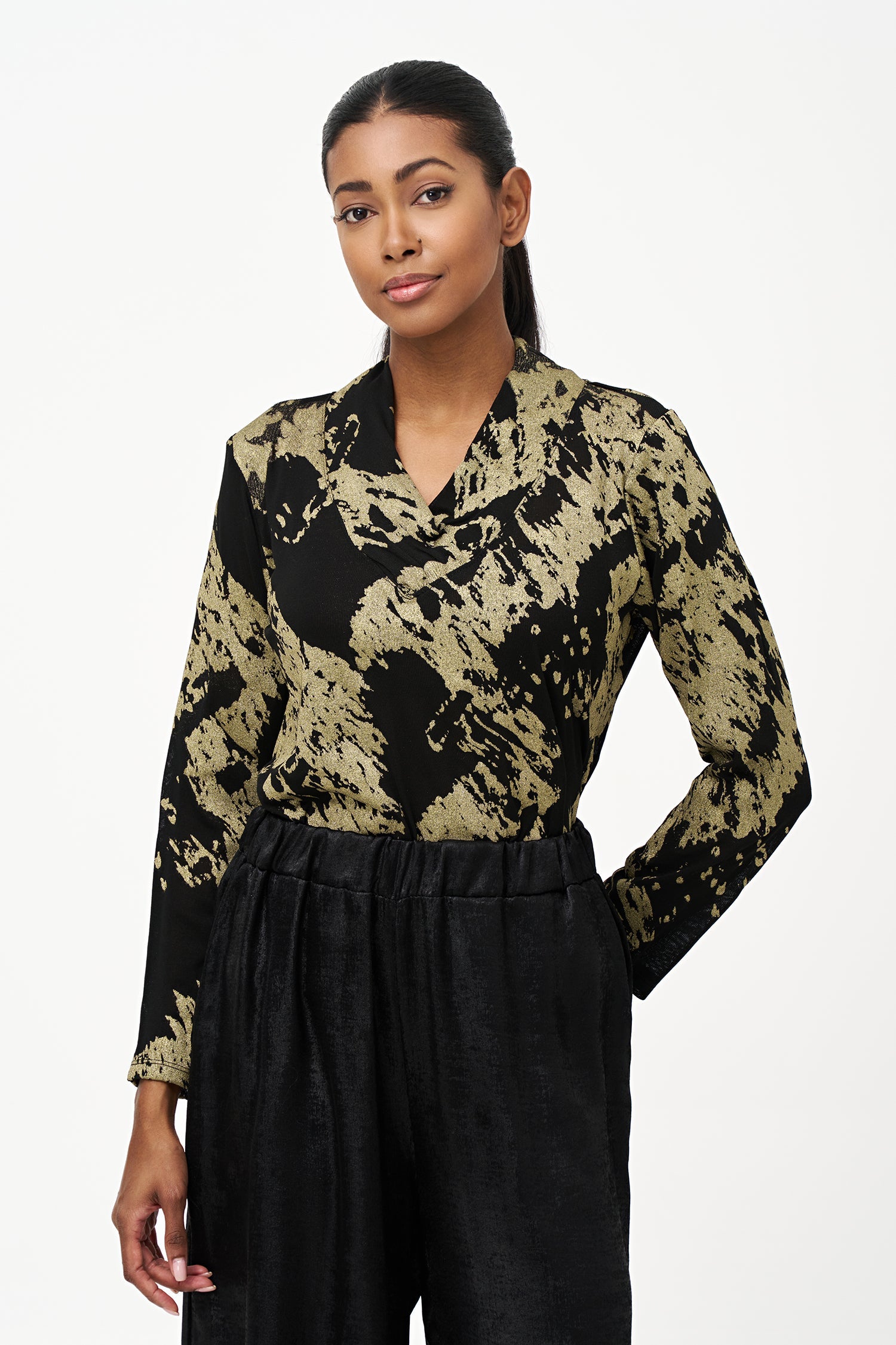 Women's knit high v-neck  top, with long sleeves
