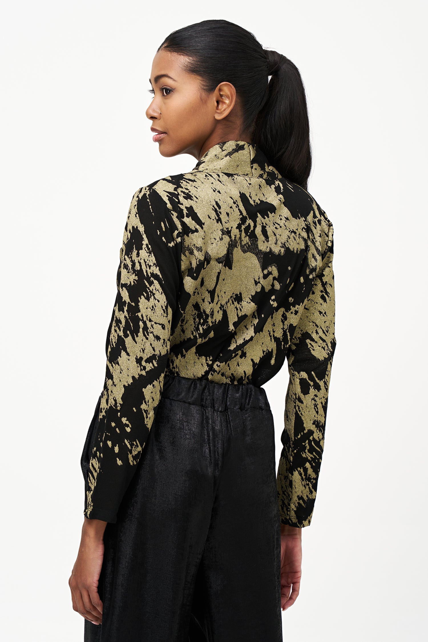 Women's knit high v-neck  top, with long sleeves