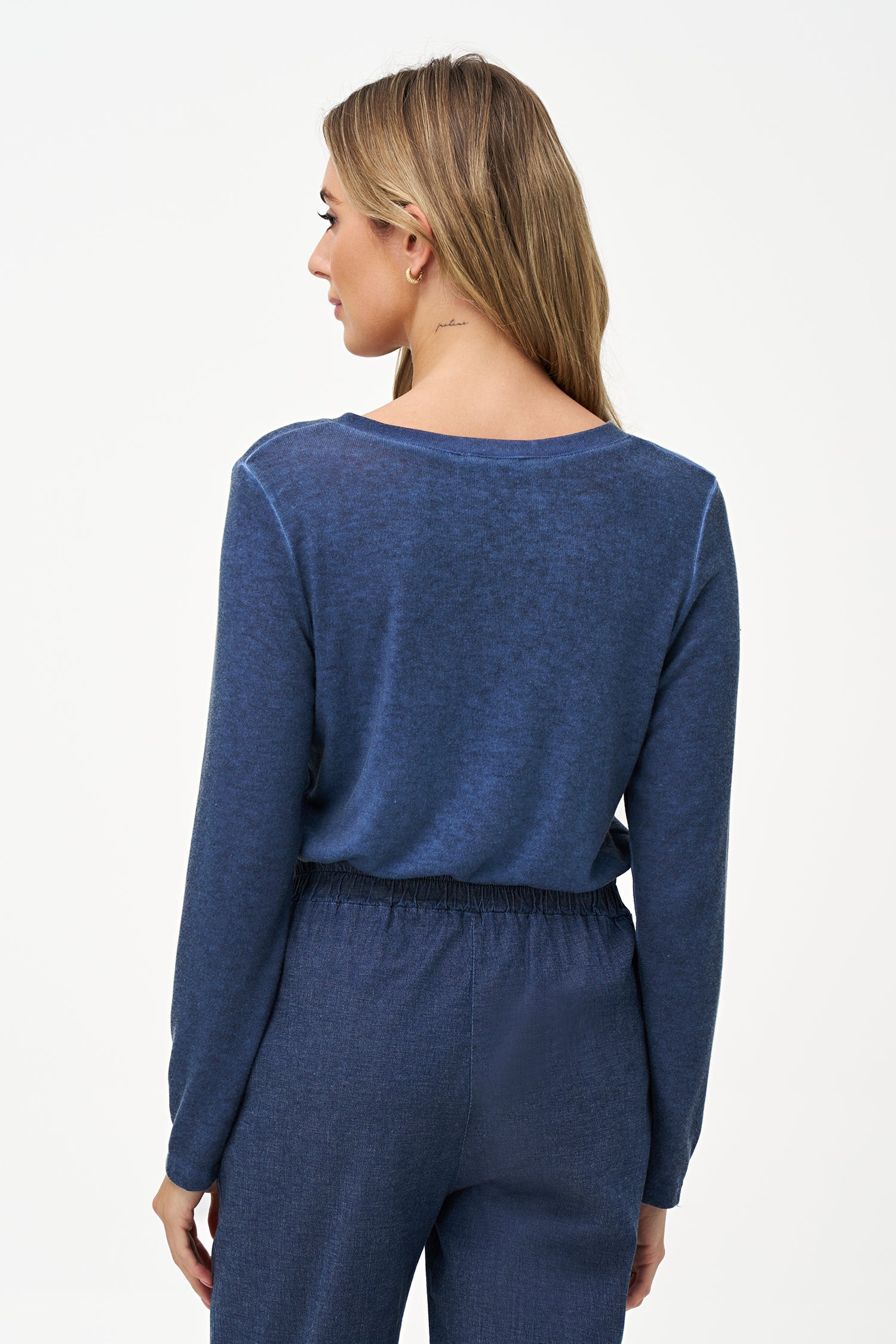 Women's Knit Long Sleeve V-Neck Top