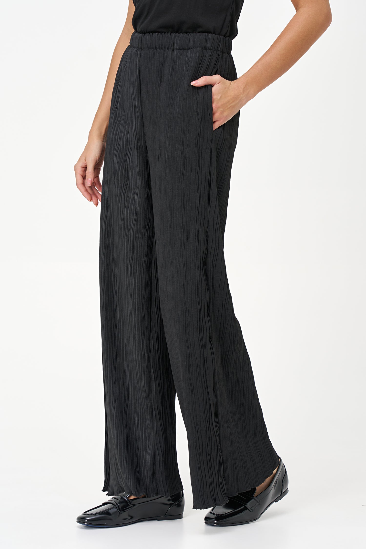 Women's Woven Wide-Leg Pull-On Textured Pants