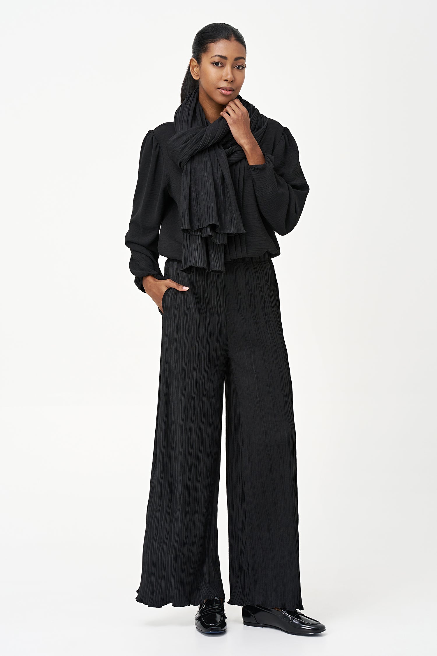 Women's Woven Wide-Leg Pull-On Textured Pants
