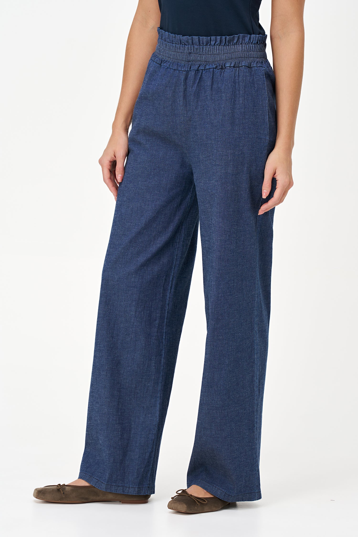 Women's Woven Straight Leg Pul-On Pants
