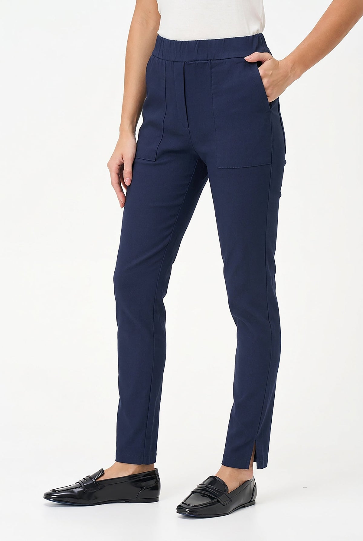 Women's Knit Tapered Pull-On Pants with Patch Pockets