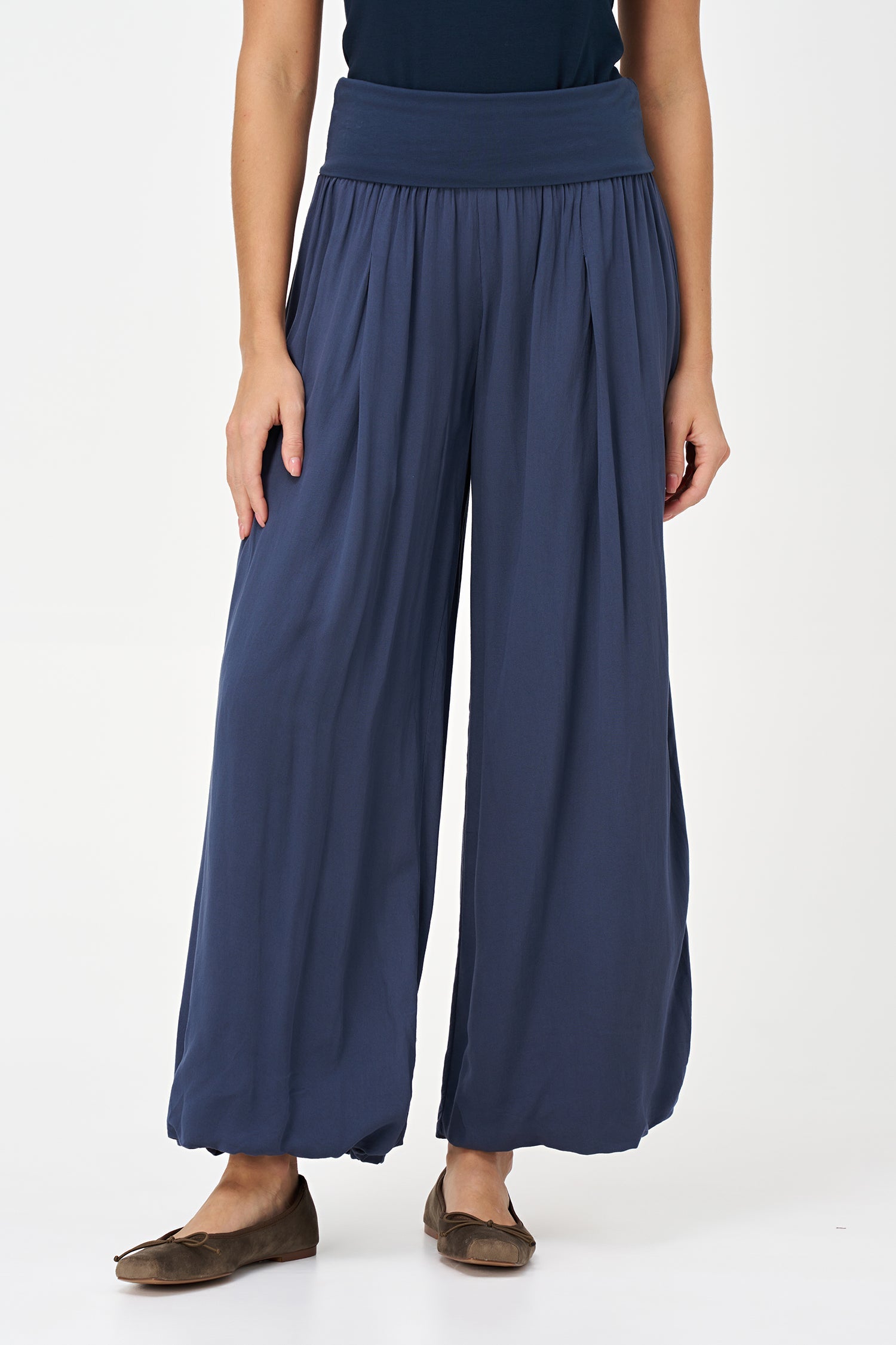 Women's Woven Pull-On Pants