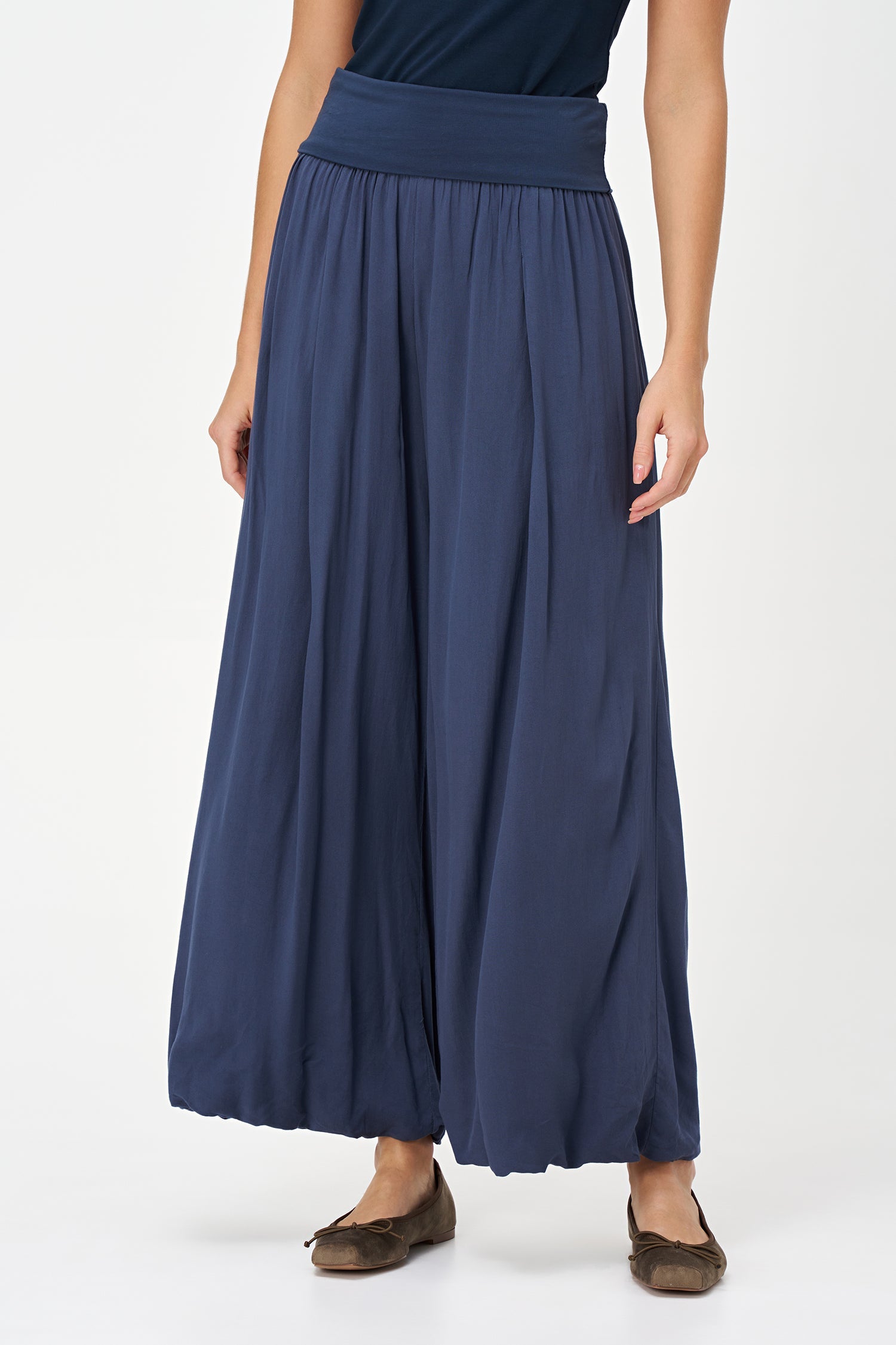 Women's Woven Pull-On Pants