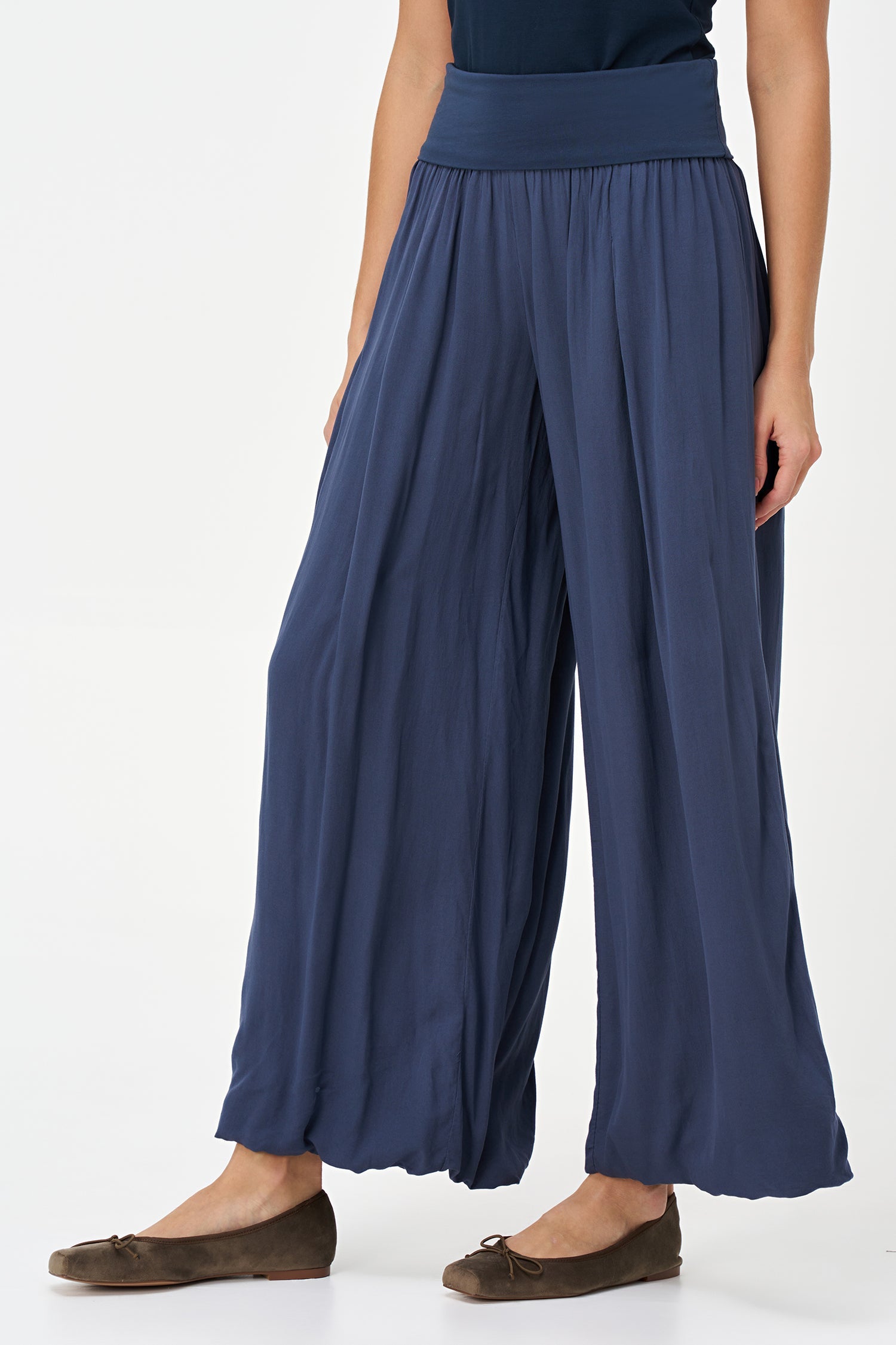 Women's Woven Pull-On Pants