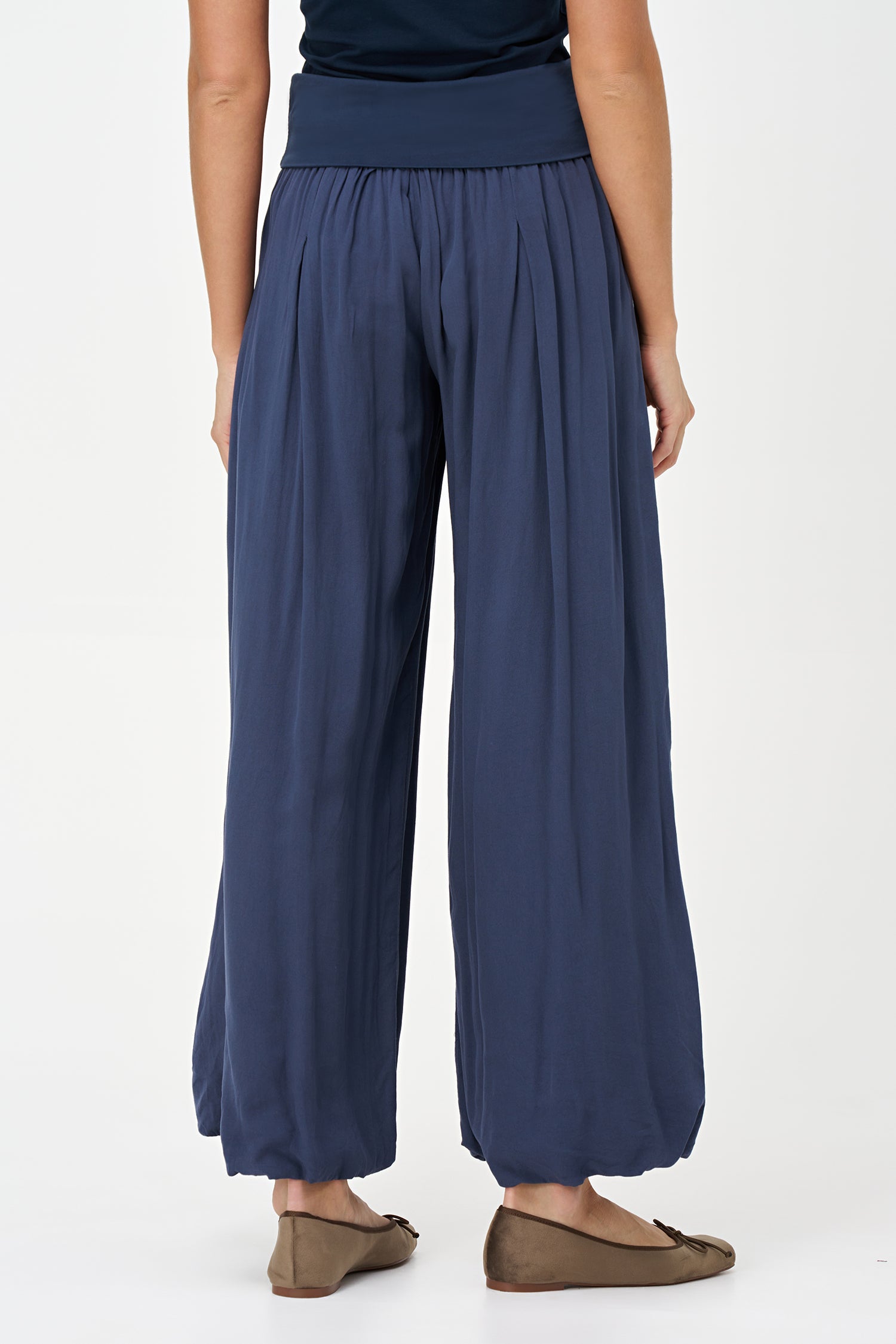 Women's Woven Pull-On Pants