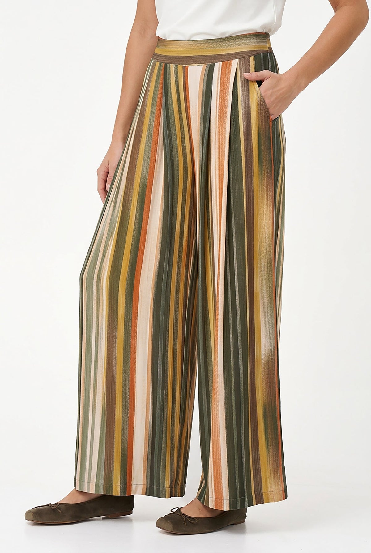 Women's Woven Wide-Leg Pull-On Pants with Slash Pockets