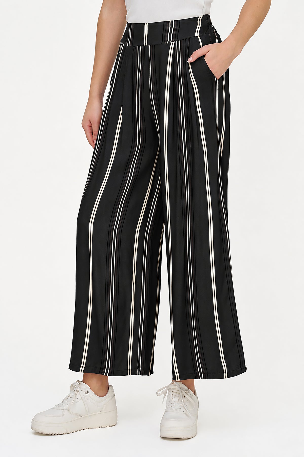 Women's Printed Woven Wide-Leg Pull-On Pants