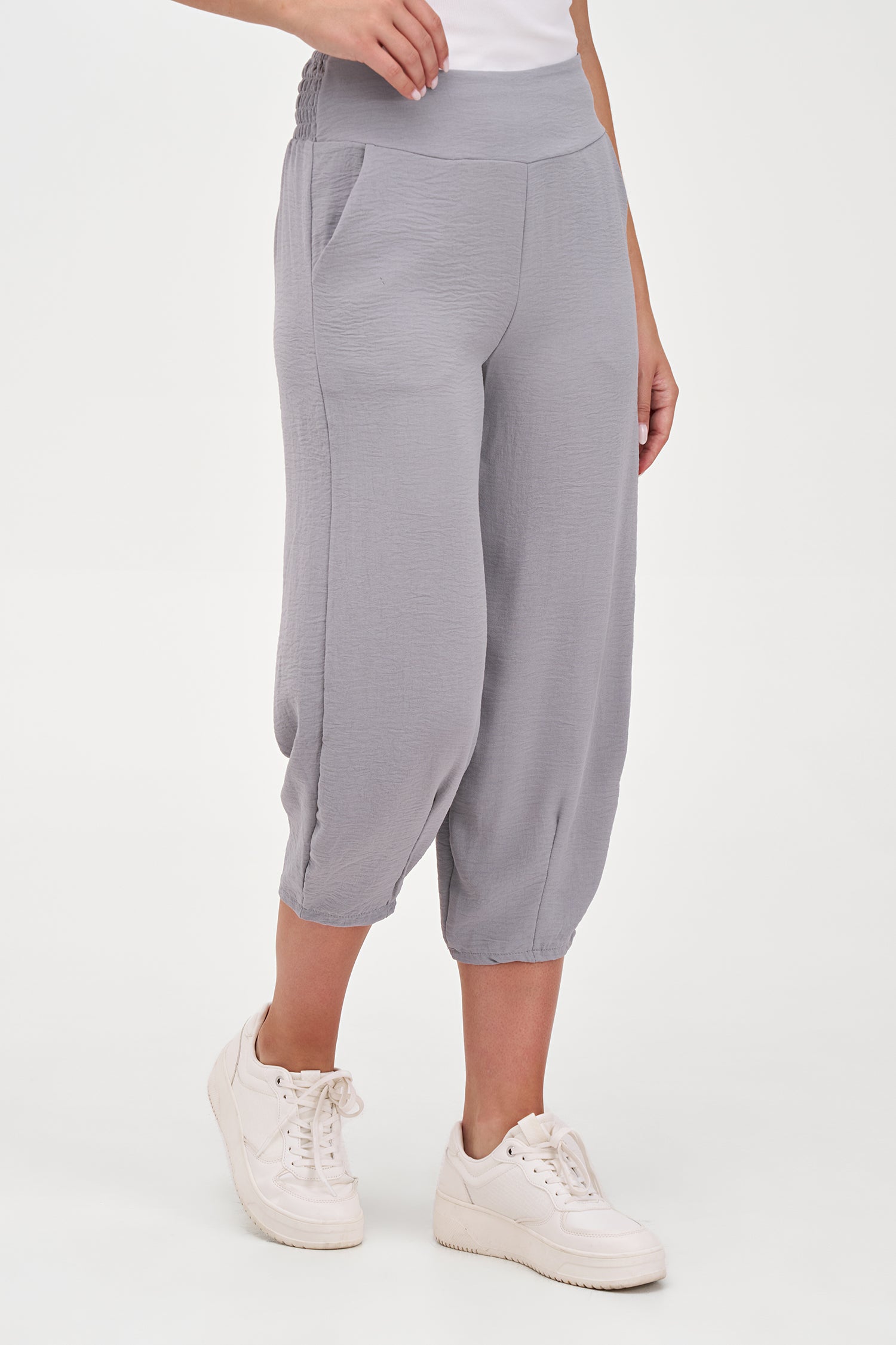 Women's Woven Capri Trousers