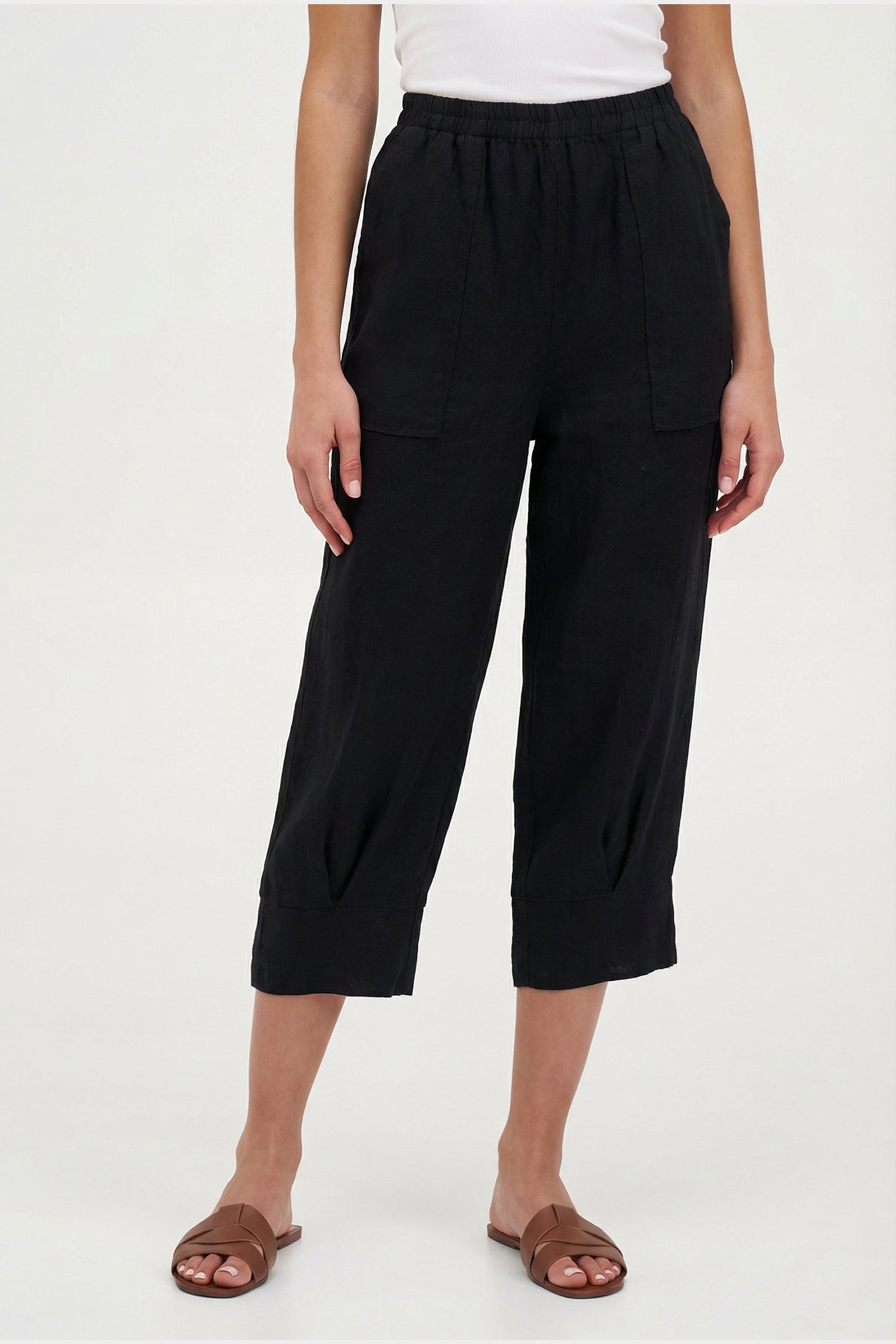 Women's Woven Capri Trousers