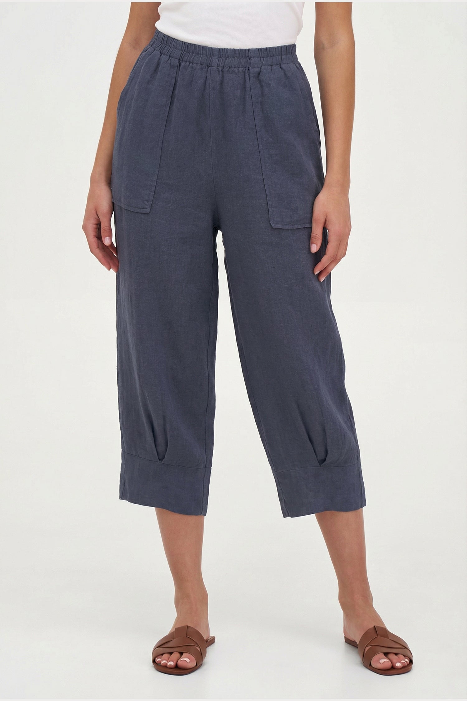 Women's Woven Capri Trousers