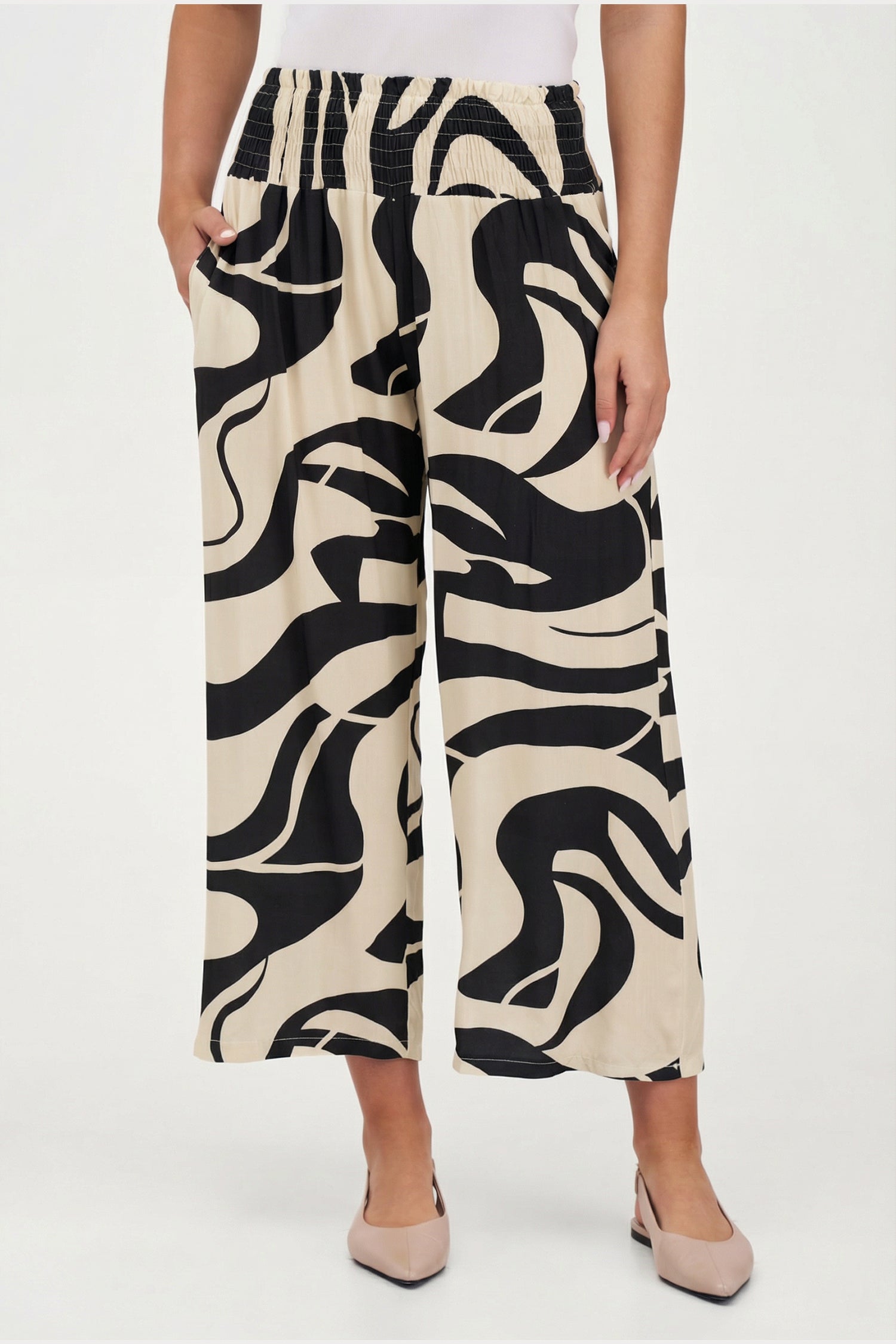 Women's Woven Capri Trousers