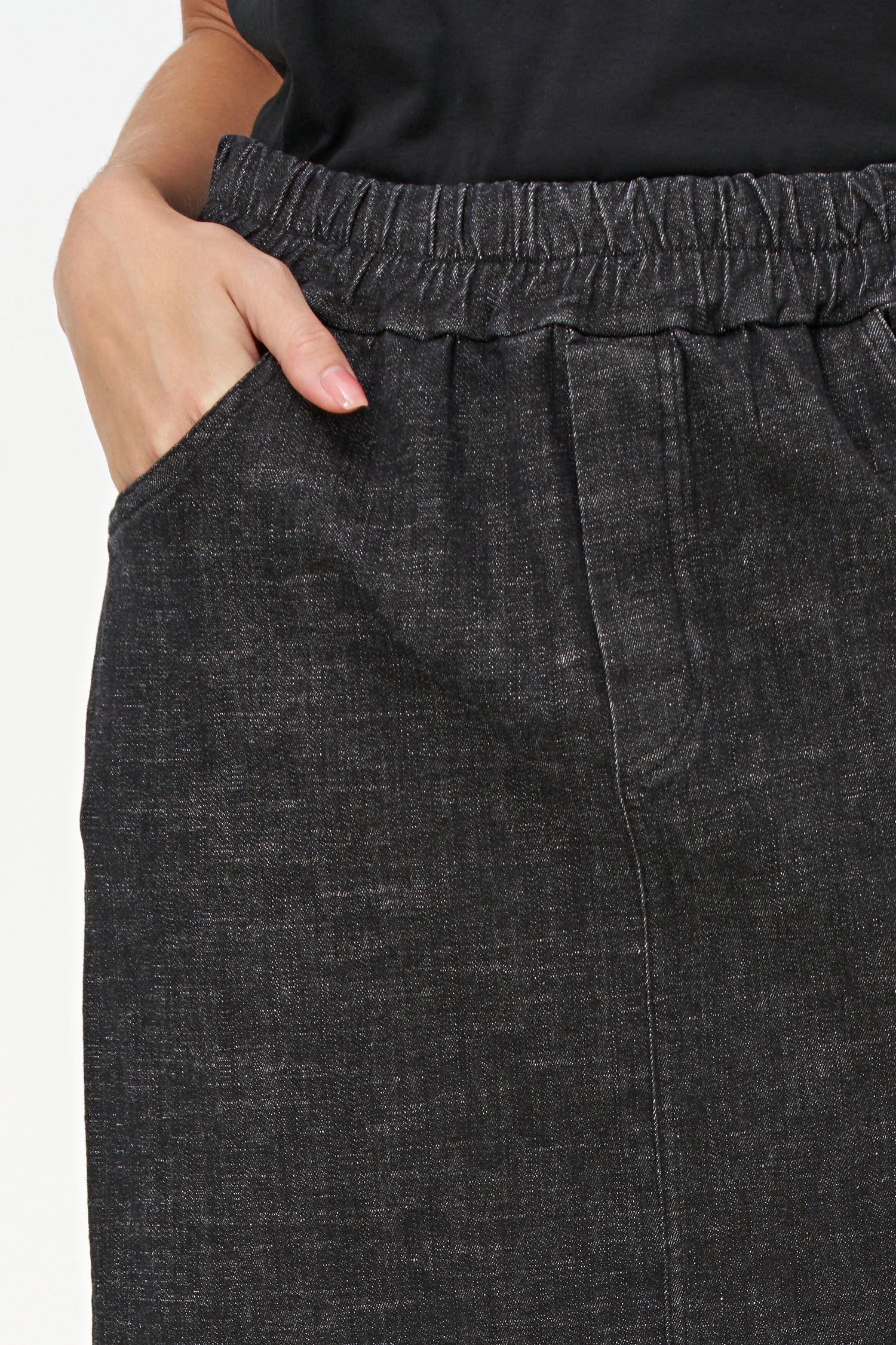 Women's Woven Denim And Faux Suede Combo Pull-On Skirt With A Front Slit