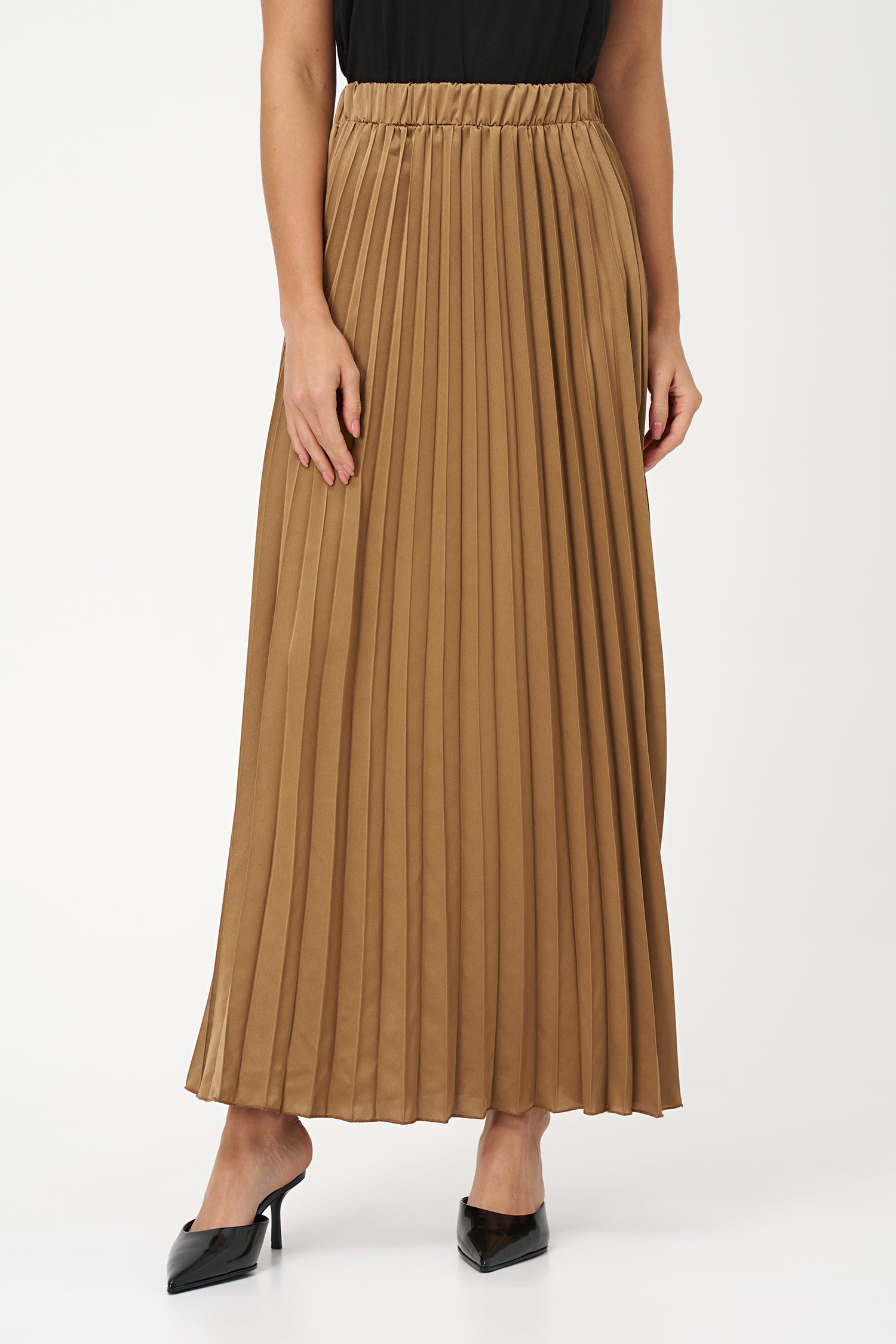 Women’s maxi pleated pull-on a-line skirt