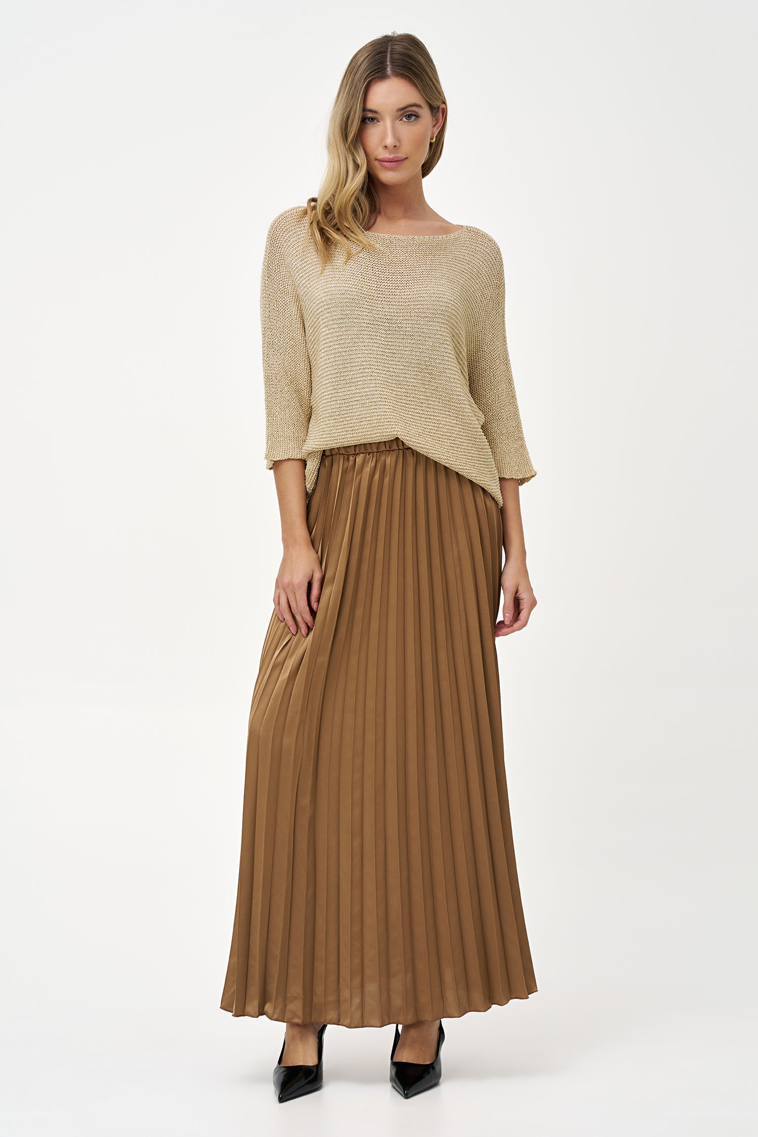 Women’s maxi pleated pull-on a-line skirt
