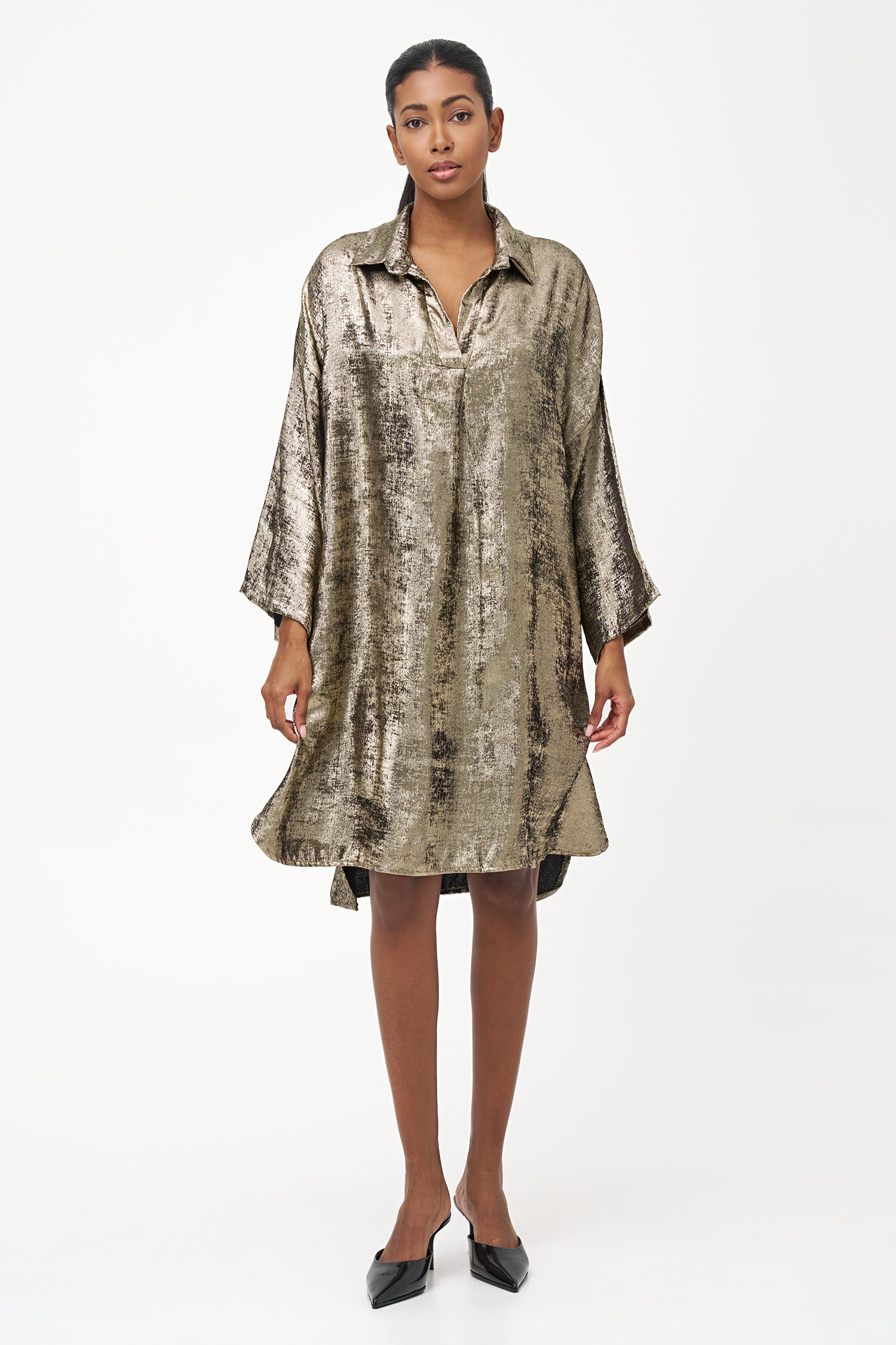 Women's woven knee-length long sleeve dress, with a shirt collar and dropped shoulders